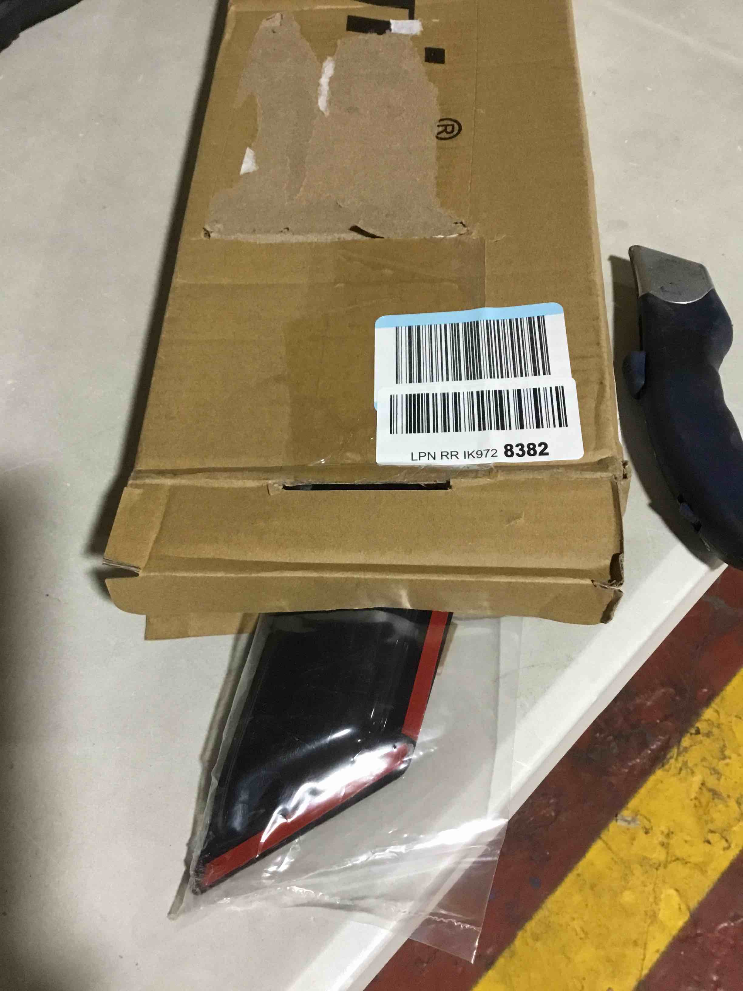 https://s3.amazonaws.com/lotting-images-prod/bidfta/YEL6544053_1717791485693.jpeg