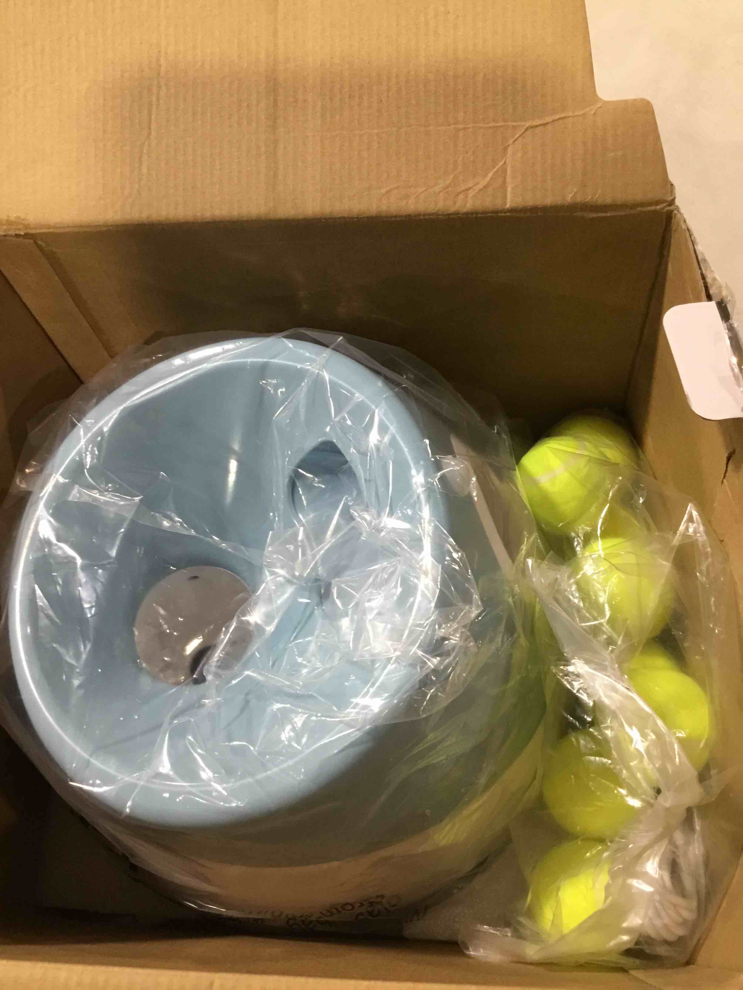 https://s3.amazonaws.com/lotting-images-prod/bidfta/YEL6544643_1718395065280.jpeg