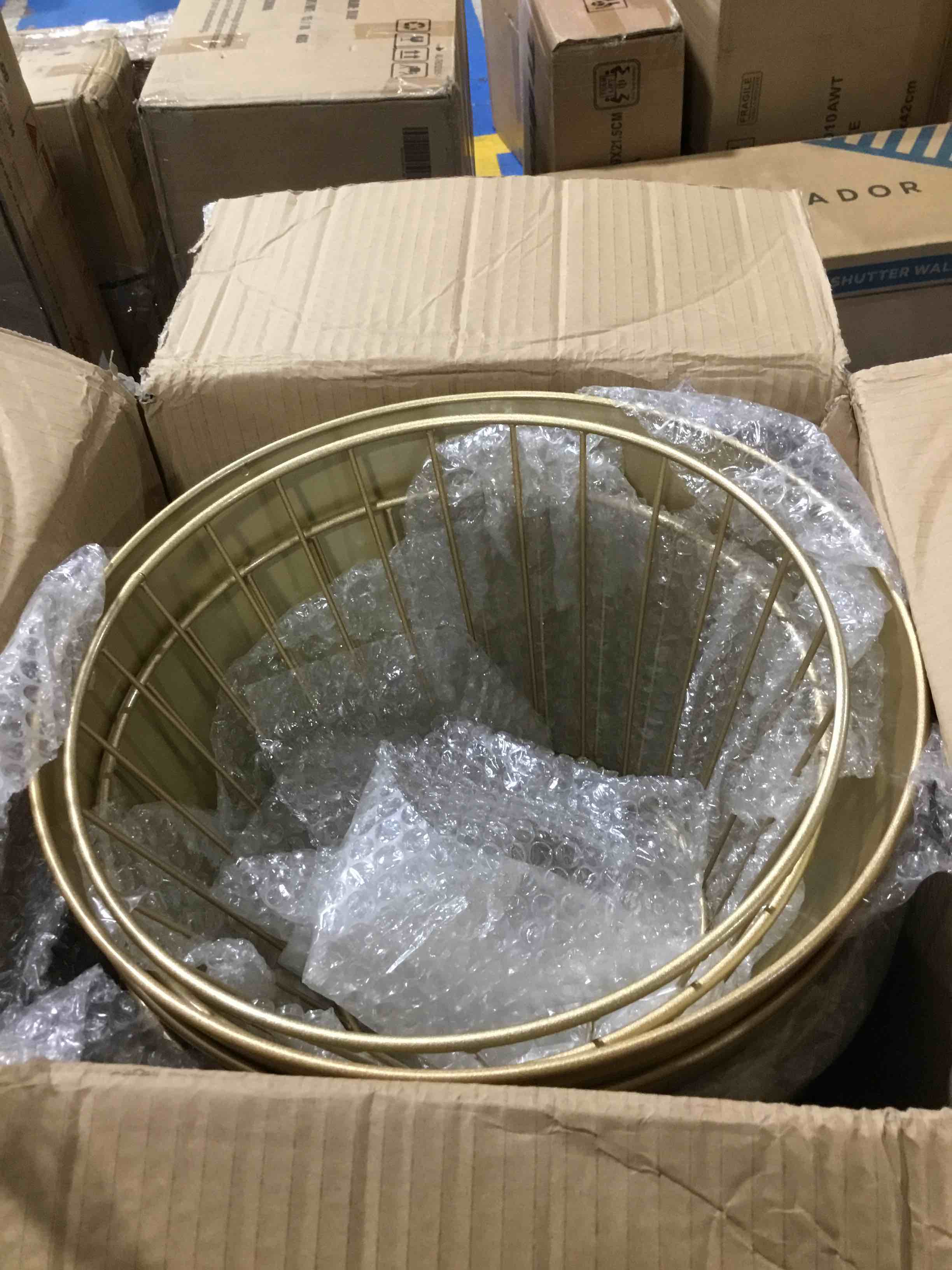 https://s3.amazonaws.com/lotting-images-prod/bidfta/YEL6544650_1718396414443.jpeg