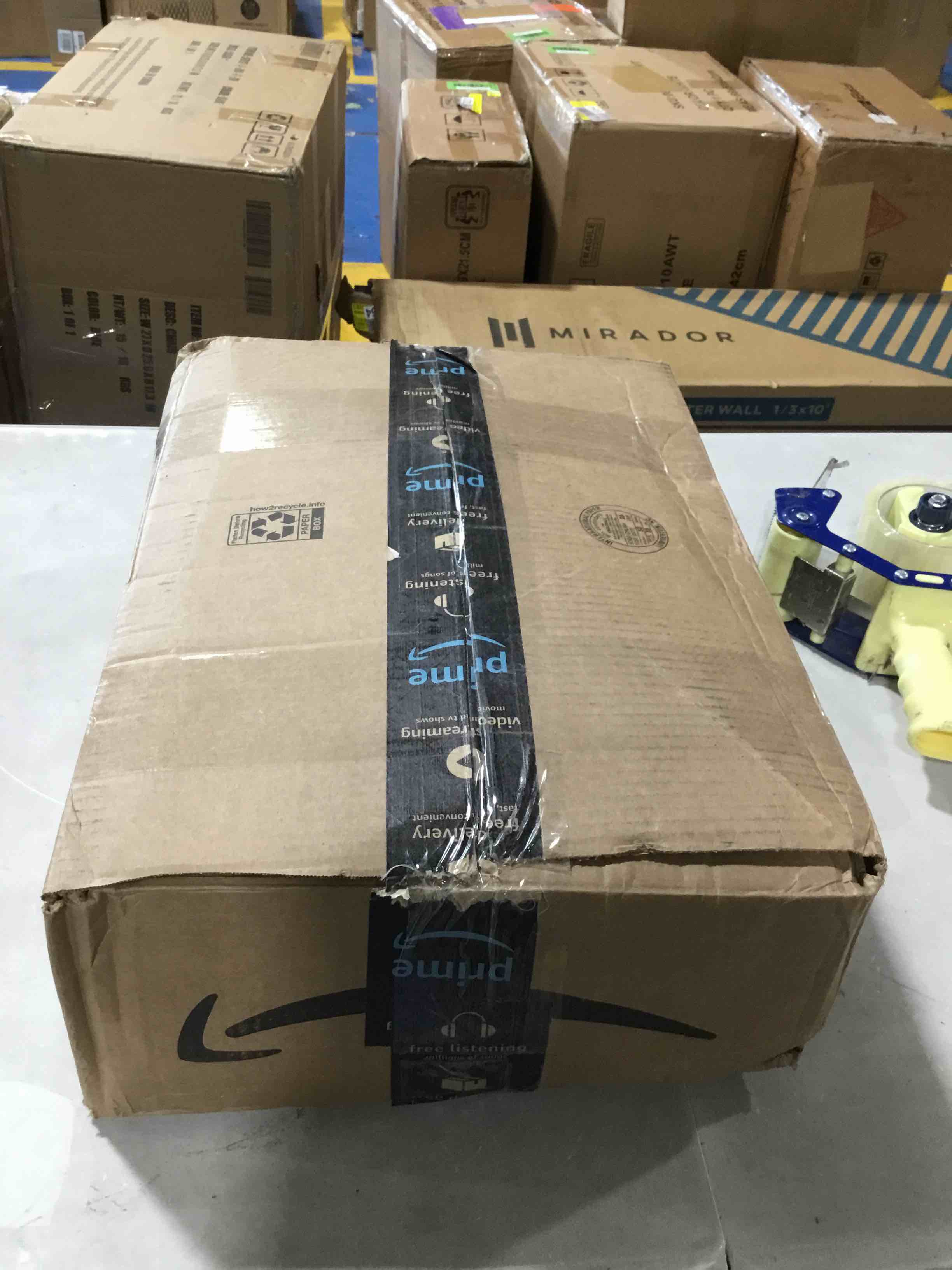 https://s3.amazonaws.com/lotting-images-prod/bidfta/YEL6544713_1718398756630.jpeg