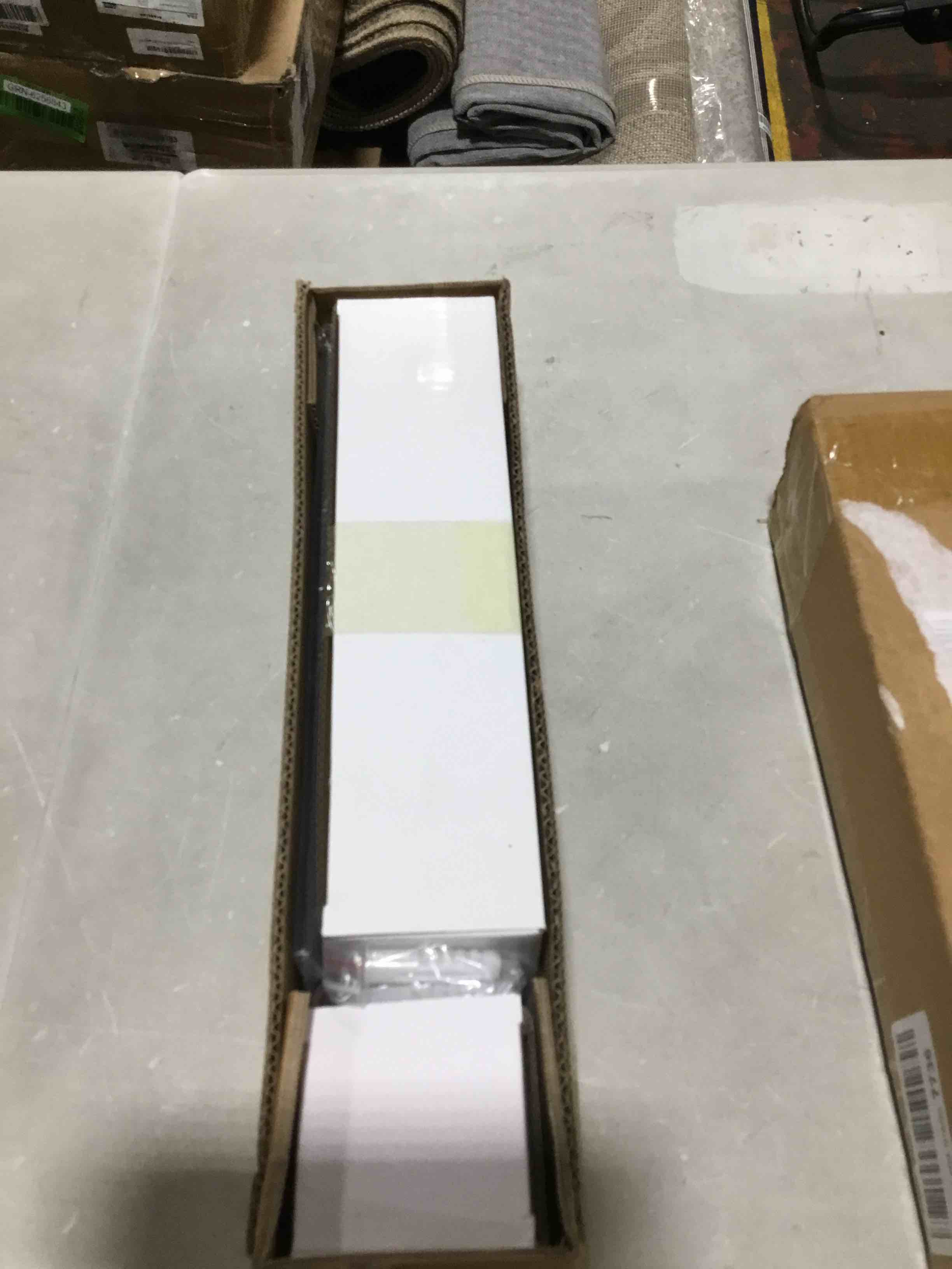 https://s3.amazonaws.com/lotting-images-prod/bidfta/YEL6545015_1718717707570.jpeg