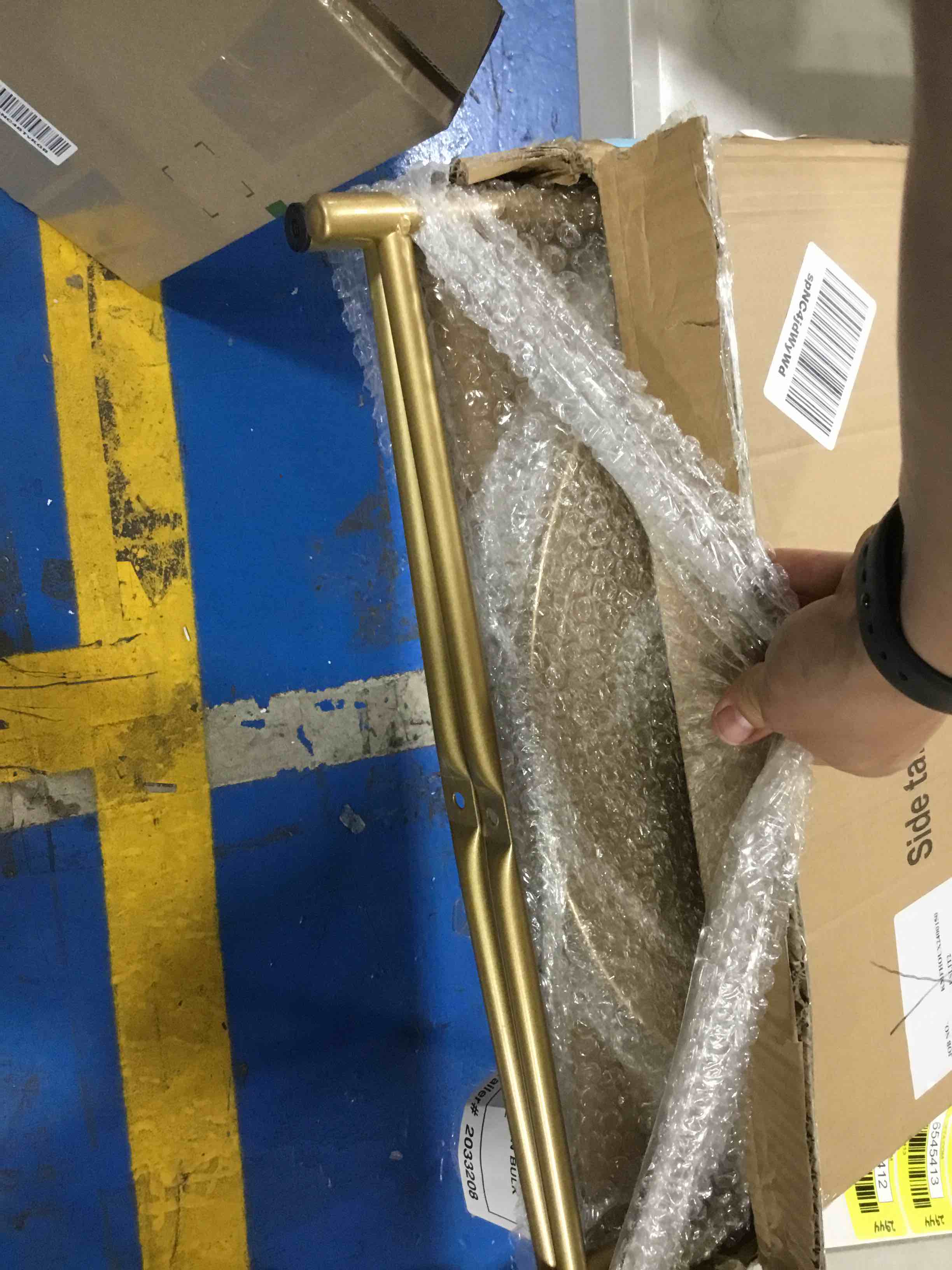 https://s3.amazonaws.com/lotting-images-prod/bidfta/YEL6545412_1718977225389.jpeg