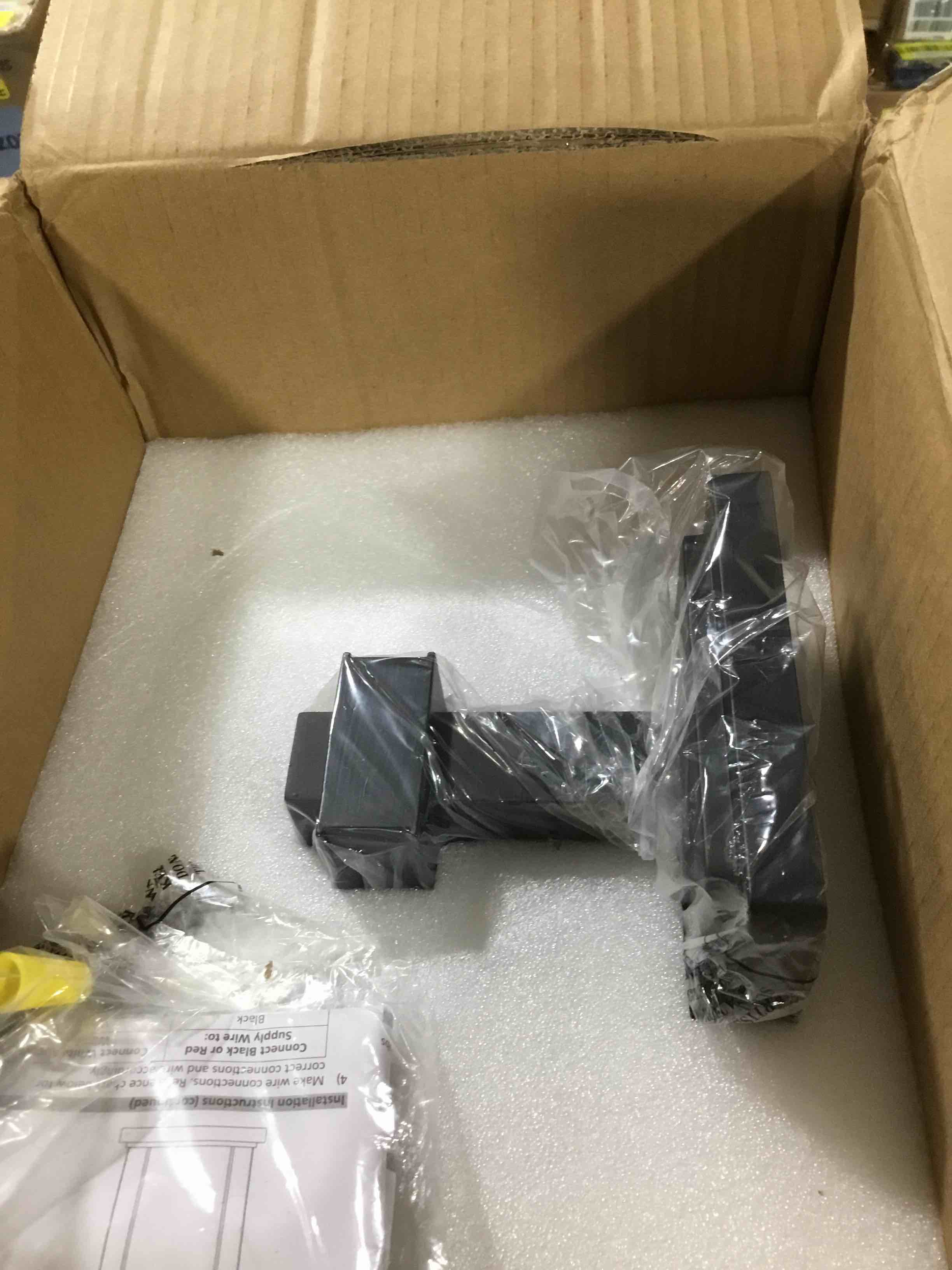 https://s3.amazonaws.com/lotting-images-prod/bidfta/YEL6545418_1718977886638.jpeg