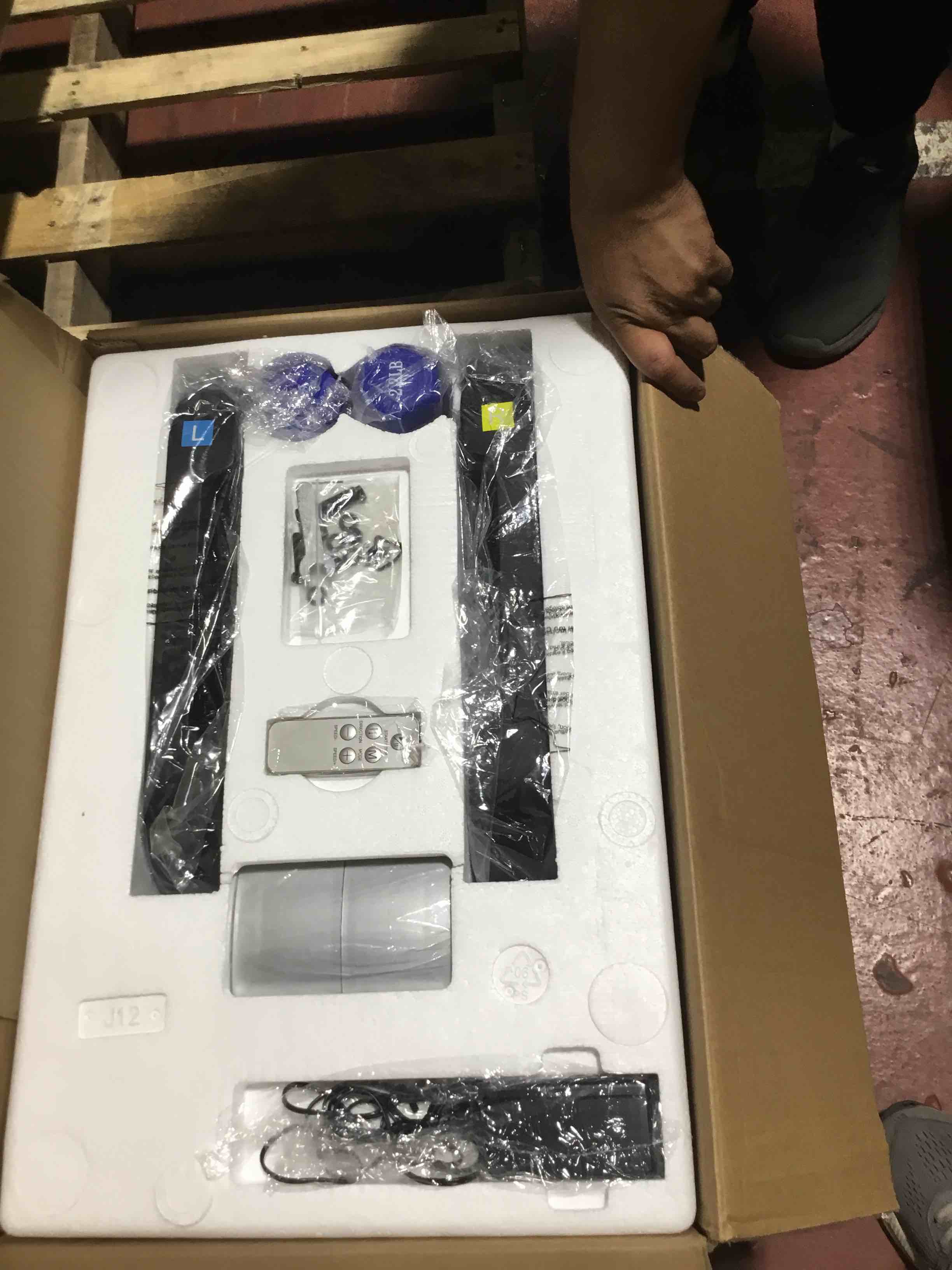 https://s3.amazonaws.com/lotting-images-prod/bidfta/YEL6545619_1719607573627.jpeg