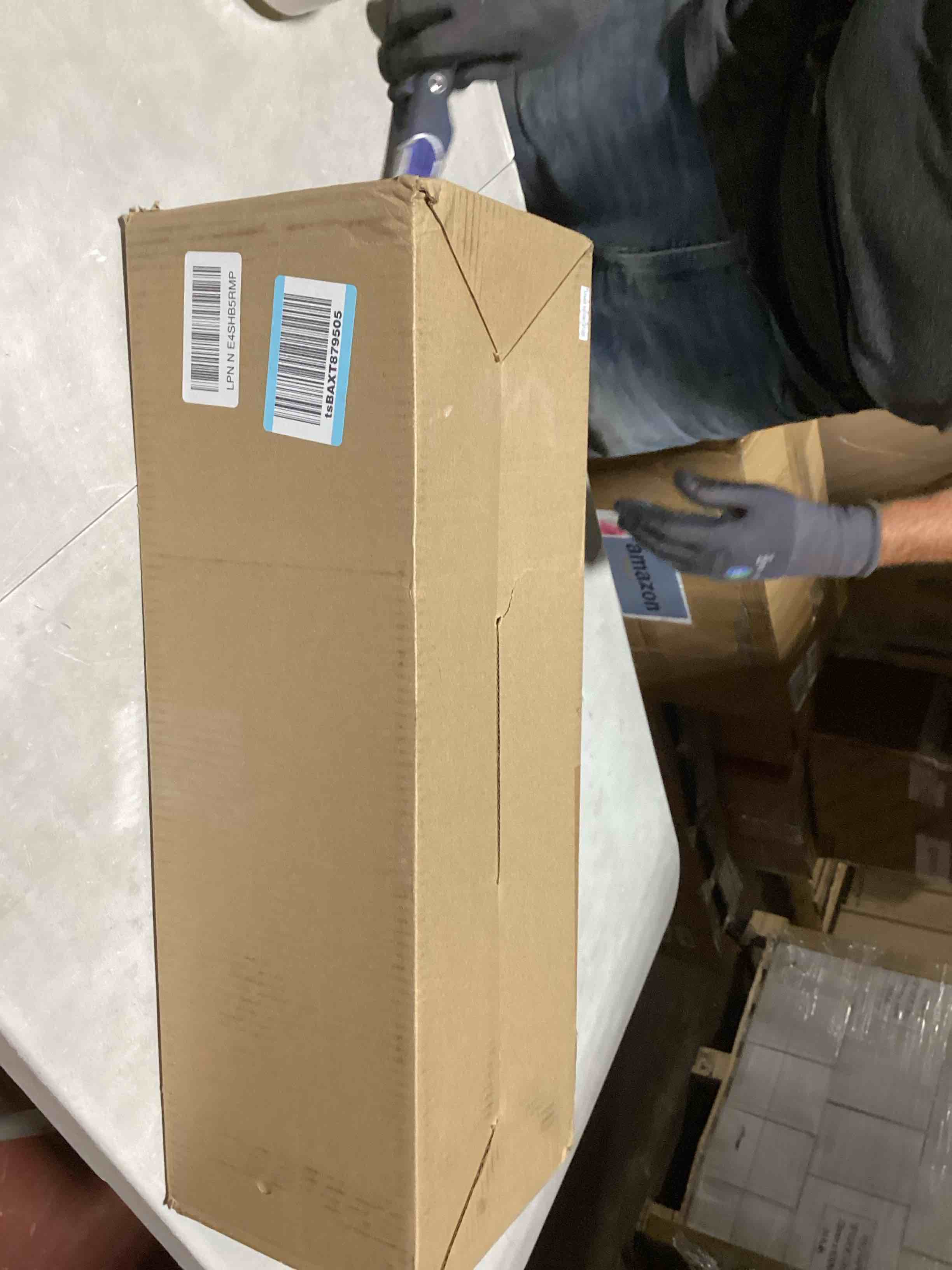 https://s3.amazonaws.com/lotting-images-prod/bidfta/YEL6546130_1722346750348.jpeg
