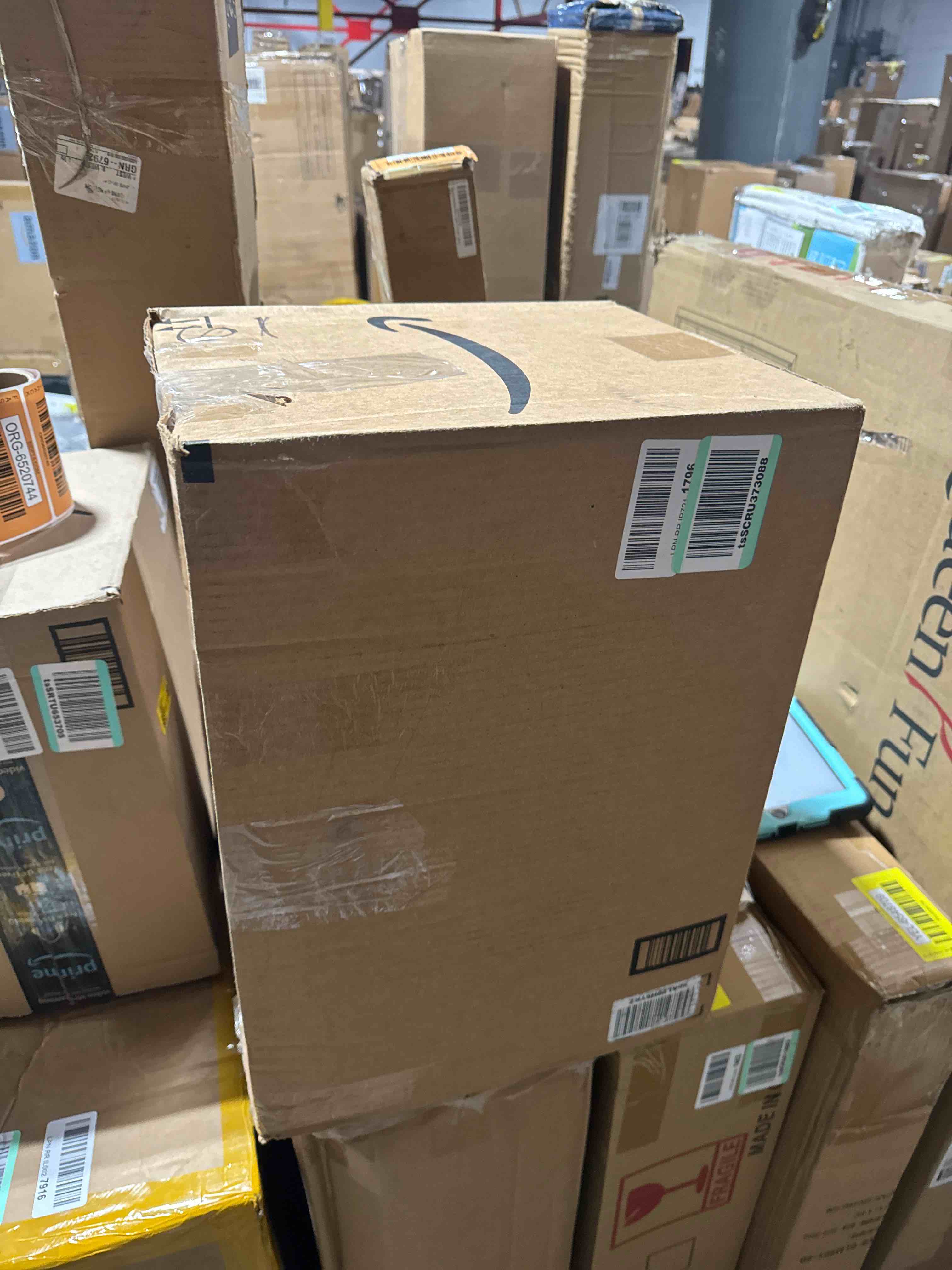https://s3.amazonaws.com/lotting-images-prod/bidfta/YEL6548713_1721158509298.jpeg