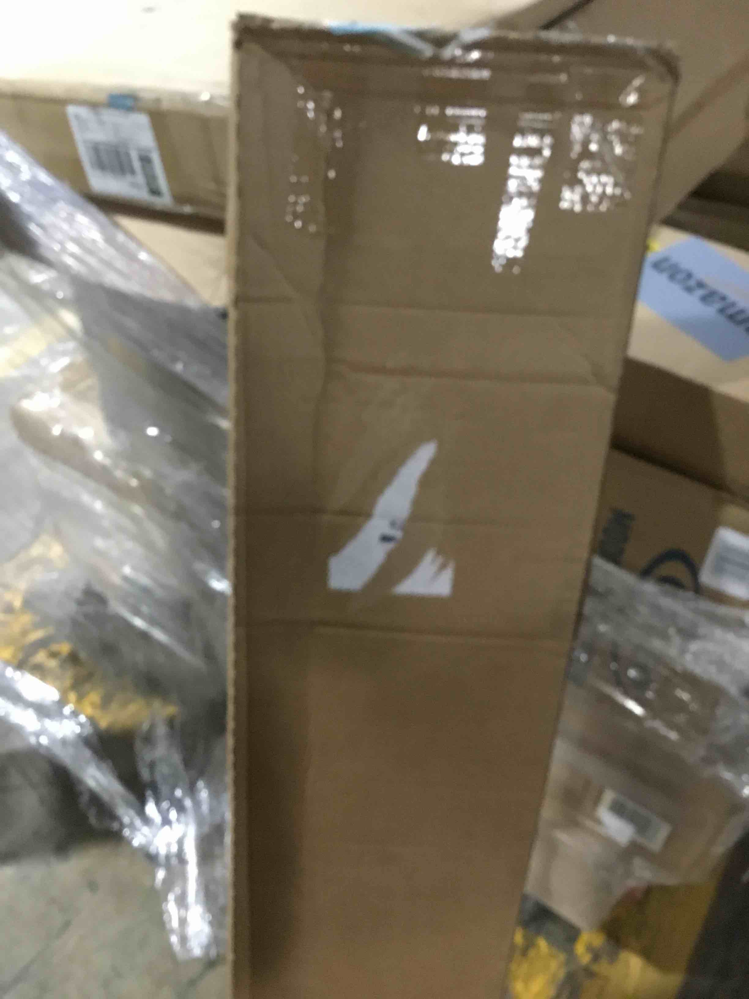 https://s3.amazonaws.com/lotting-images-prod/bidfta/YEL6551148_1718121794688.jpeg