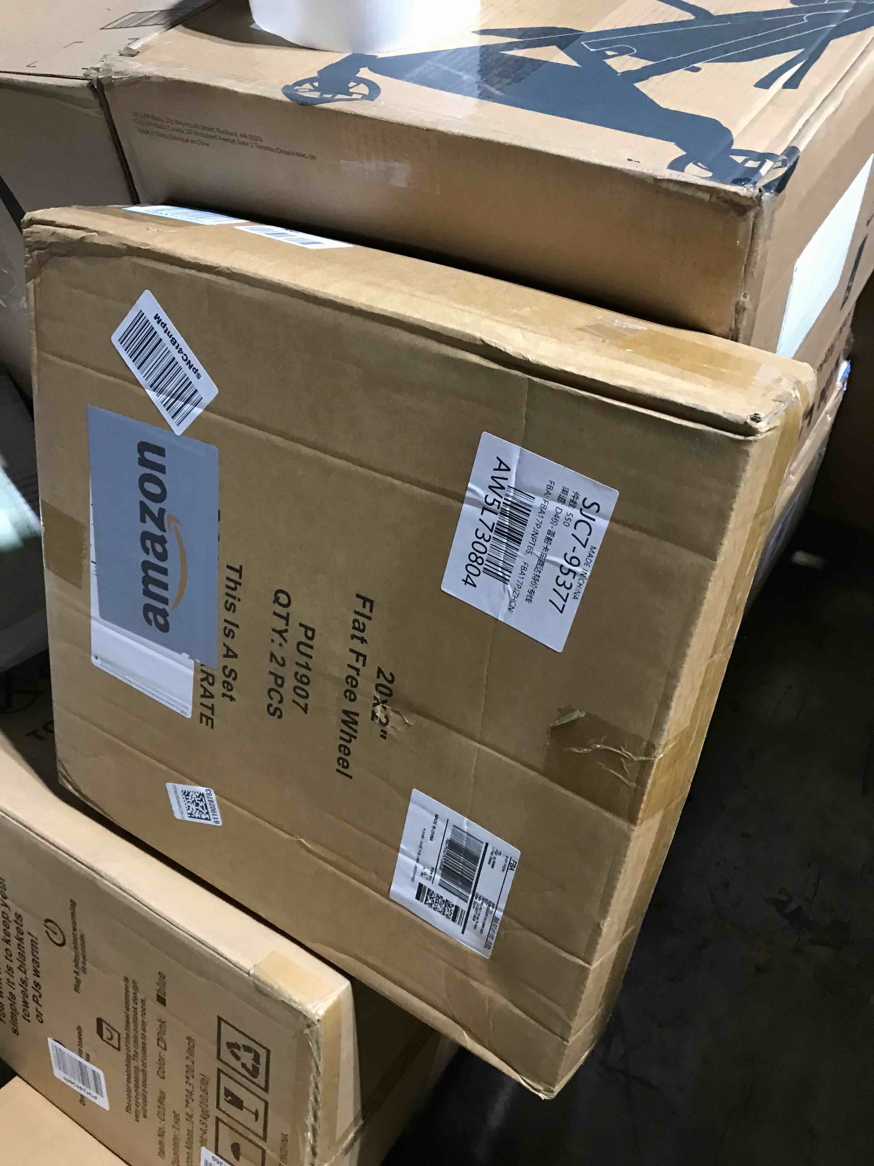 https://s3.amazonaws.com/lotting-images-prod/bidfta/YEL6553002_1723495994547.jpeg