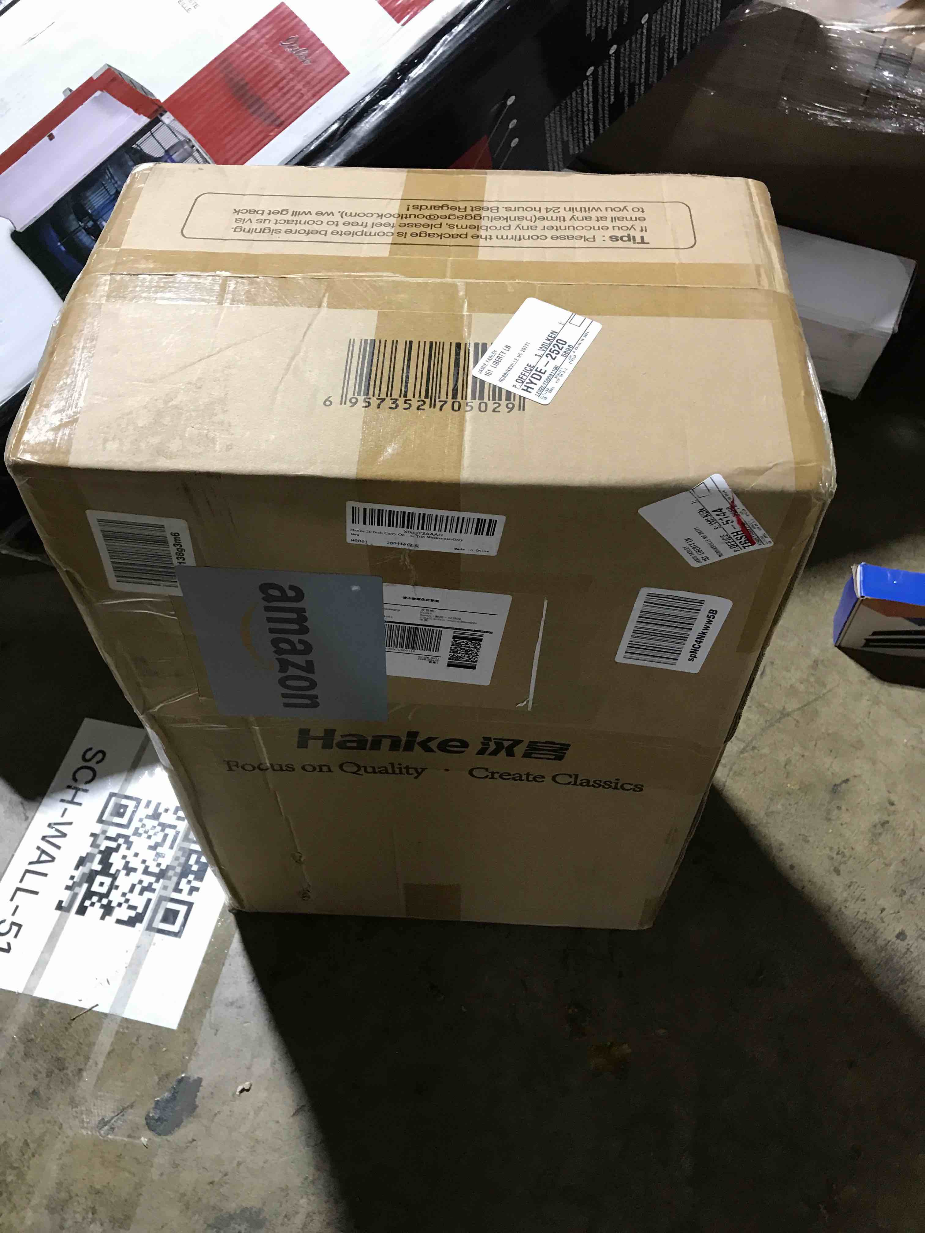 https://s3.amazonaws.com/lotting-images-prod/bidfta/YEL6553038_1723487491101.jpeg