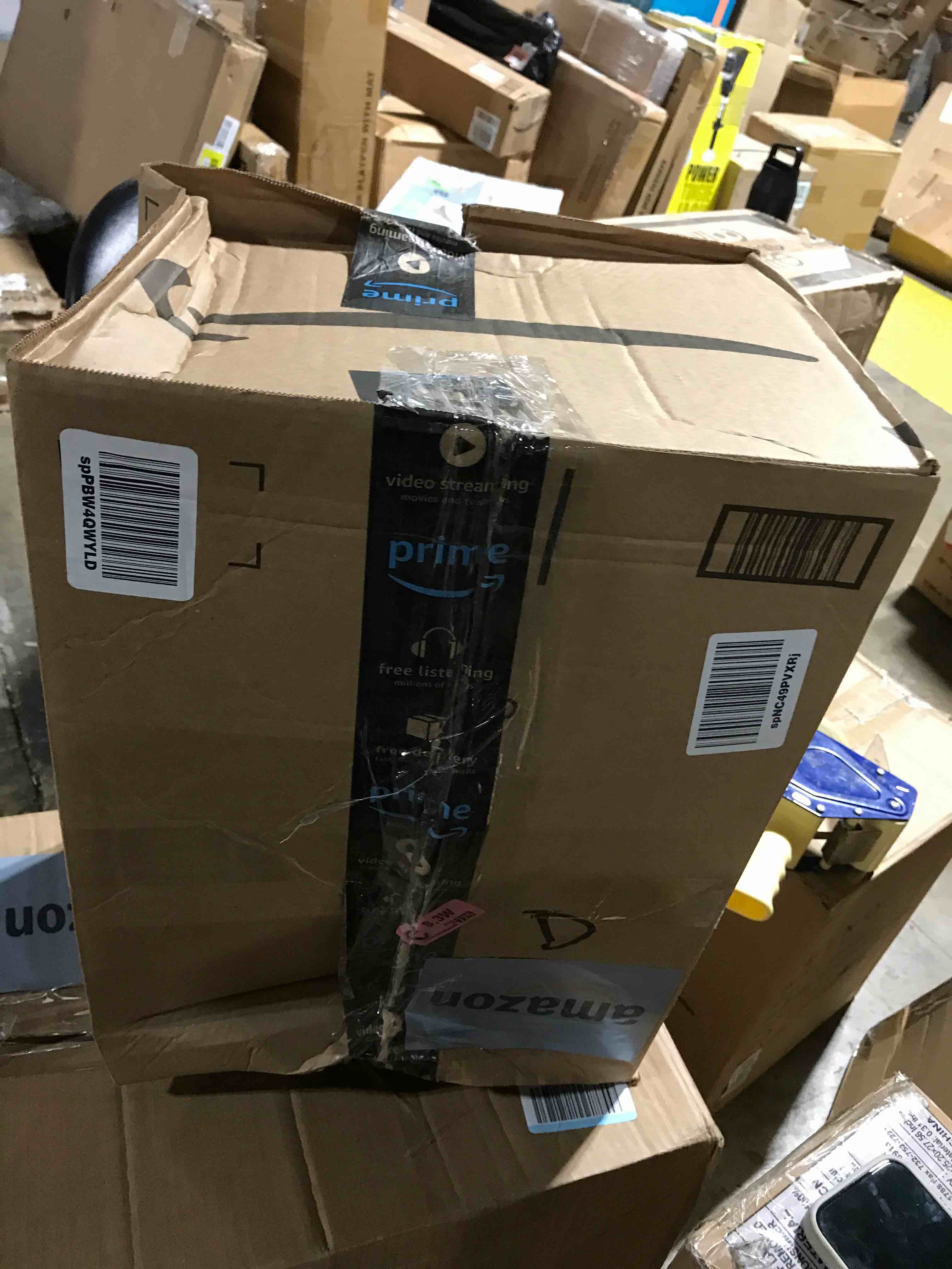 https://s3.amazonaws.com/lotting-images-prod/bidfta/YEL6553144_1723559868039.jpeg