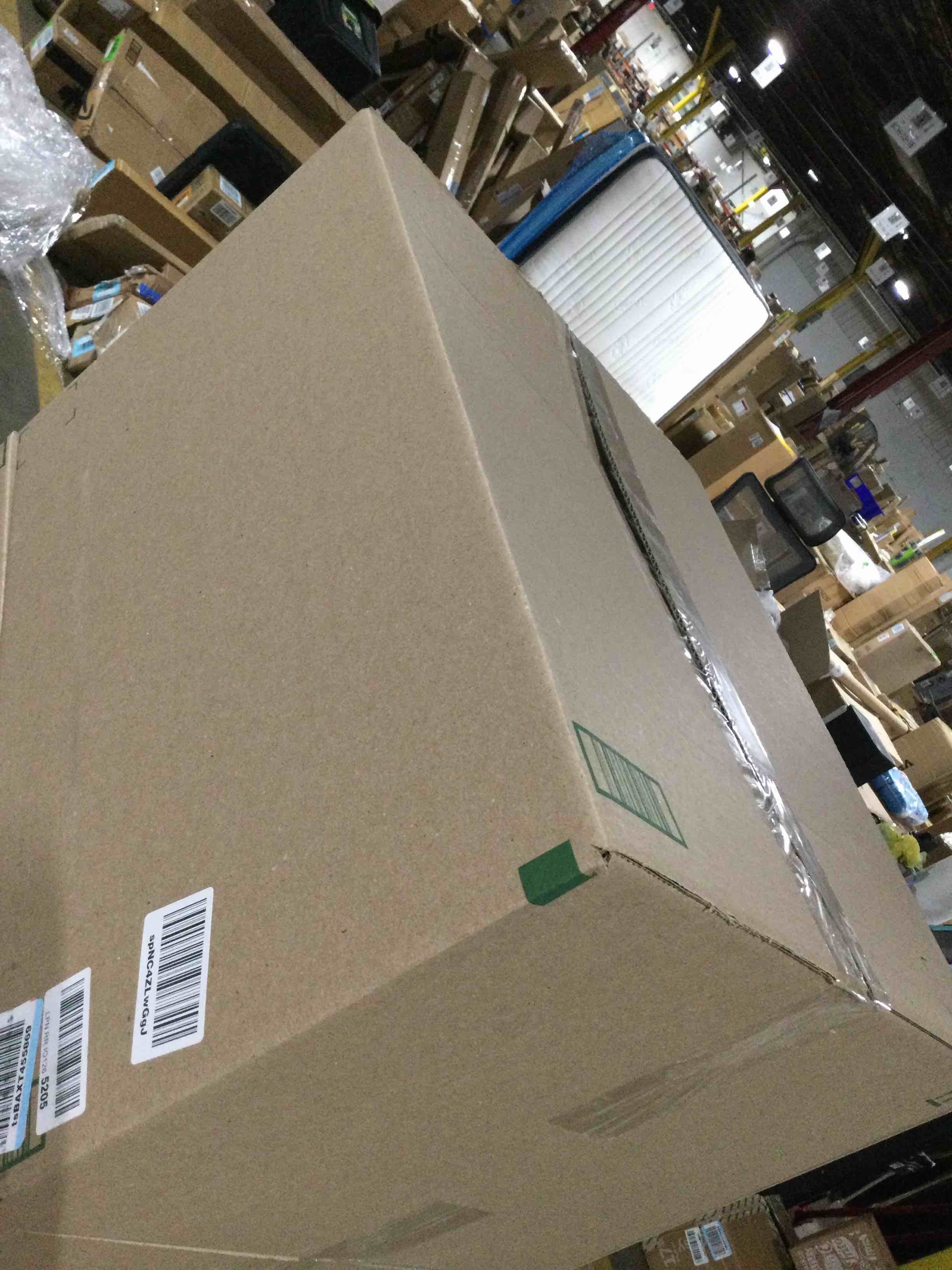 https://s3.amazonaws.com/lotting-images-prod/bidfta/YEL6555788_1718636427517.jpeg