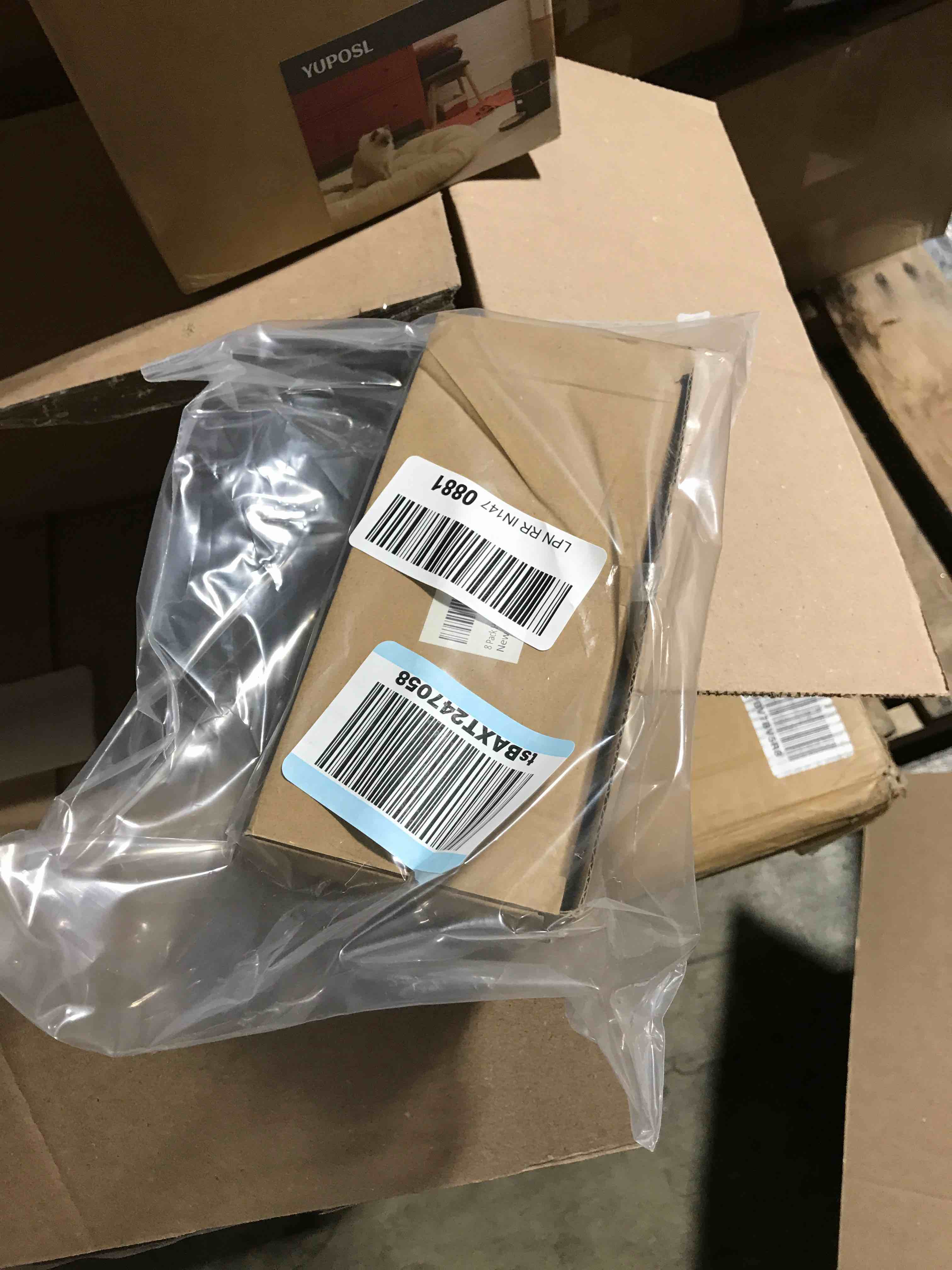 https://s3.amazonaws.com/lotting-images-prod/bidfta/YEL6558016_1723147887668.jpeg