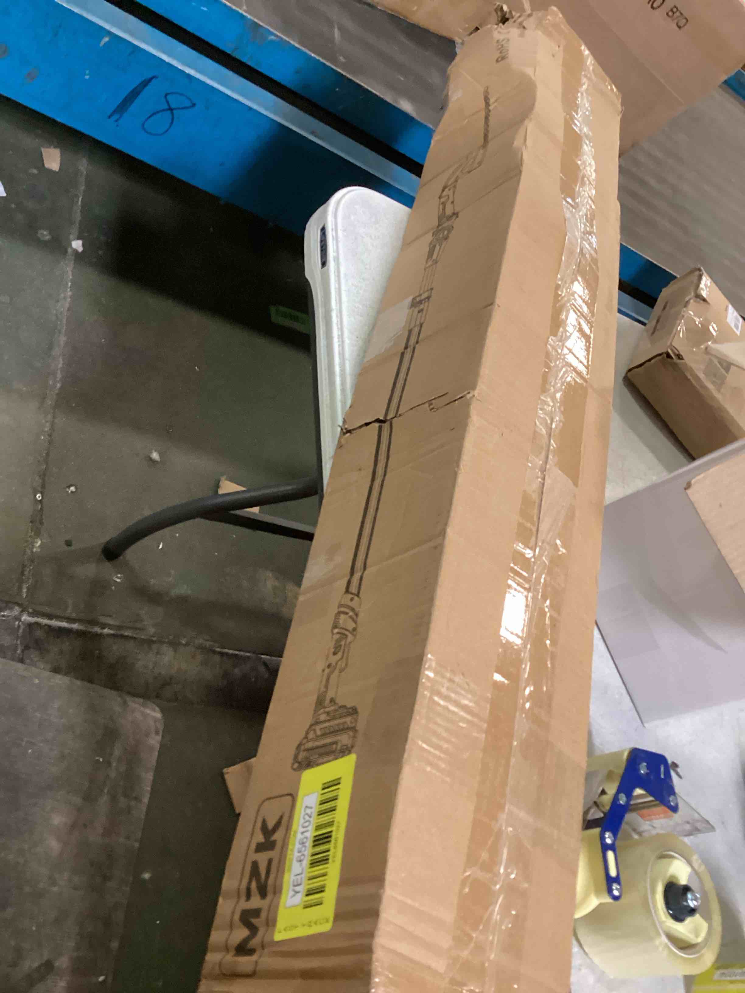 https://s3.amazonaws.com/lotting-images-prod/bidfta/YEL6561027_1716392701039.jpeg