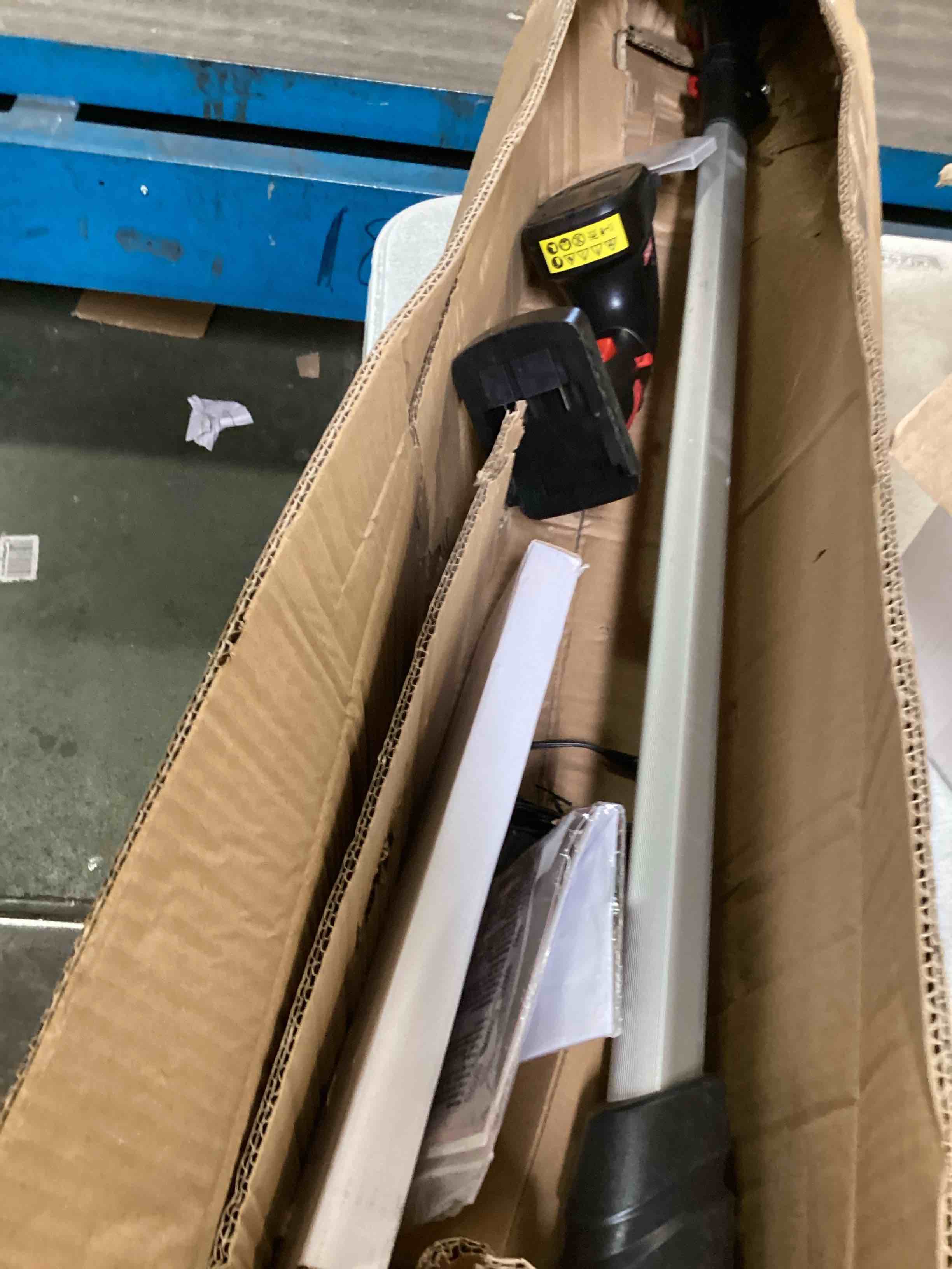 https://s3.amazonaws.com/lotting-images-prod/bidfta/YEL6561027_1716392712284.jpeg