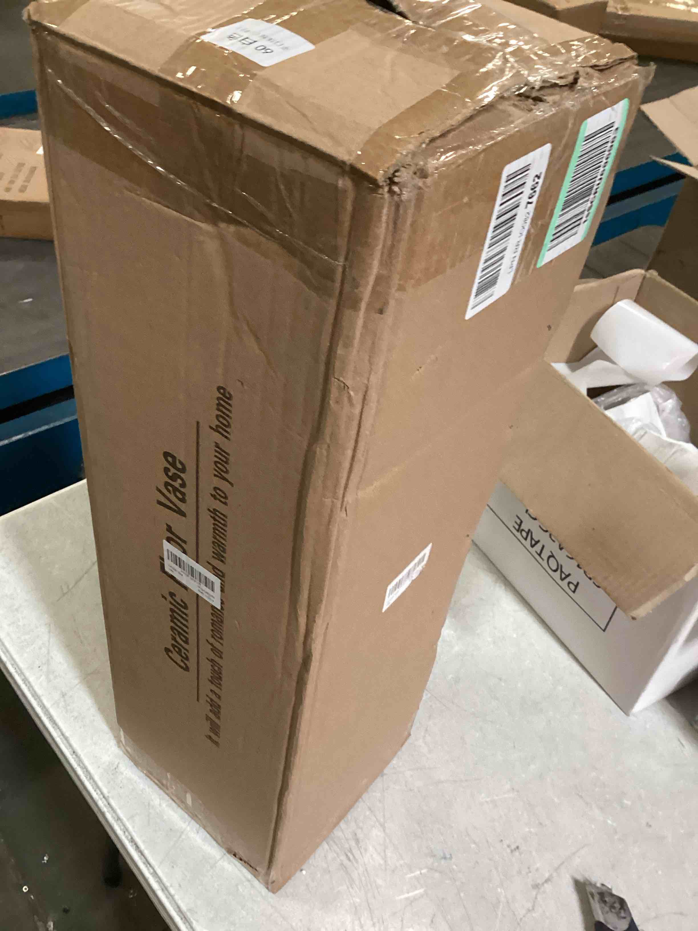 https://s3.amazonaws.com/lotting-images-prod/bidfta/YEL6561045_1716394389938.jpeg