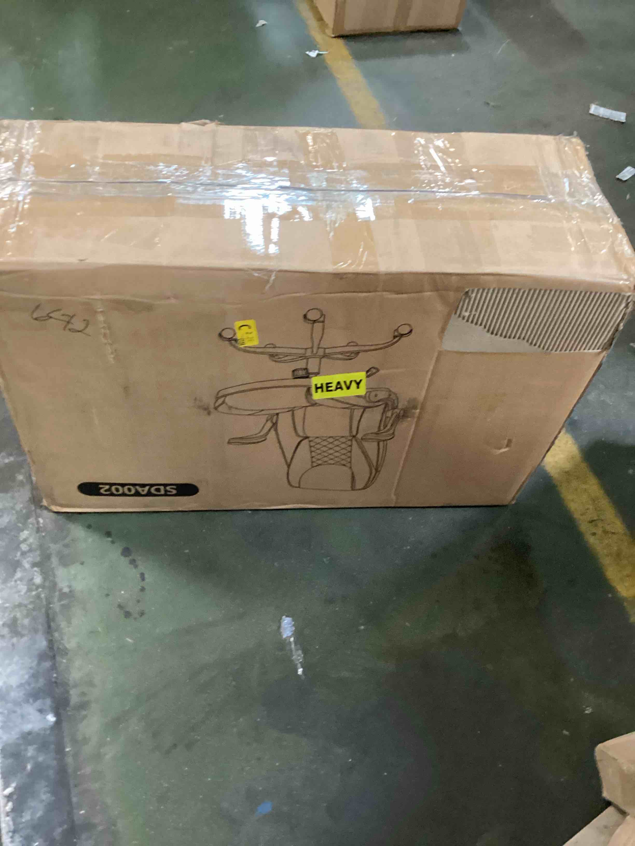 https://s3.amazonaws.com/lotting-images-prod/bidfta/YEL6561213_1716475522284.jpeg