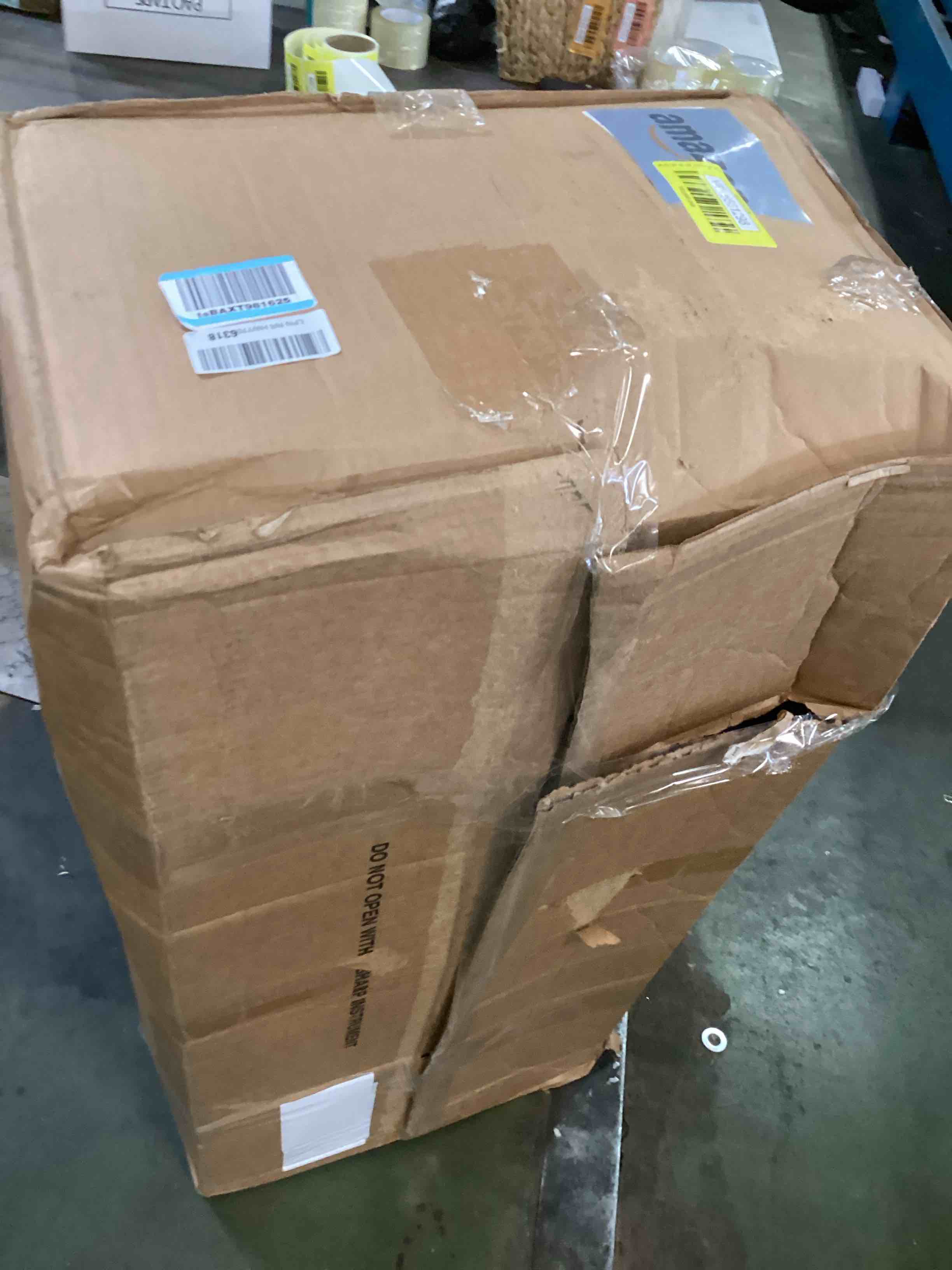 https://s3.amazonaws.com/lotting-images-prod/bidfta/YEL6561298_1716489730259.jpeg