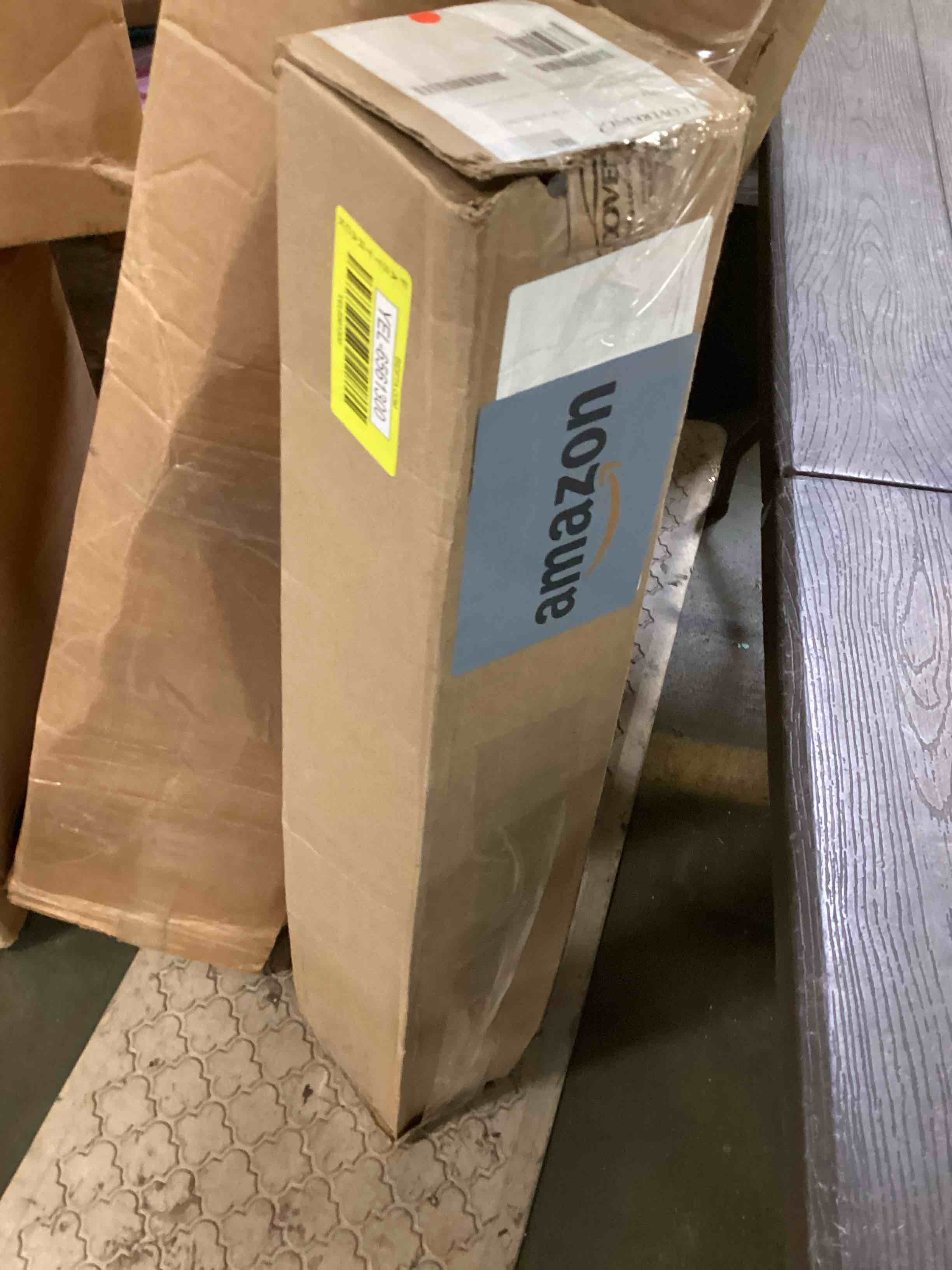 https://s3.amazonaws.com/lotting-images-prod/bidfta/YEL6561300_1716490009322.jpeg