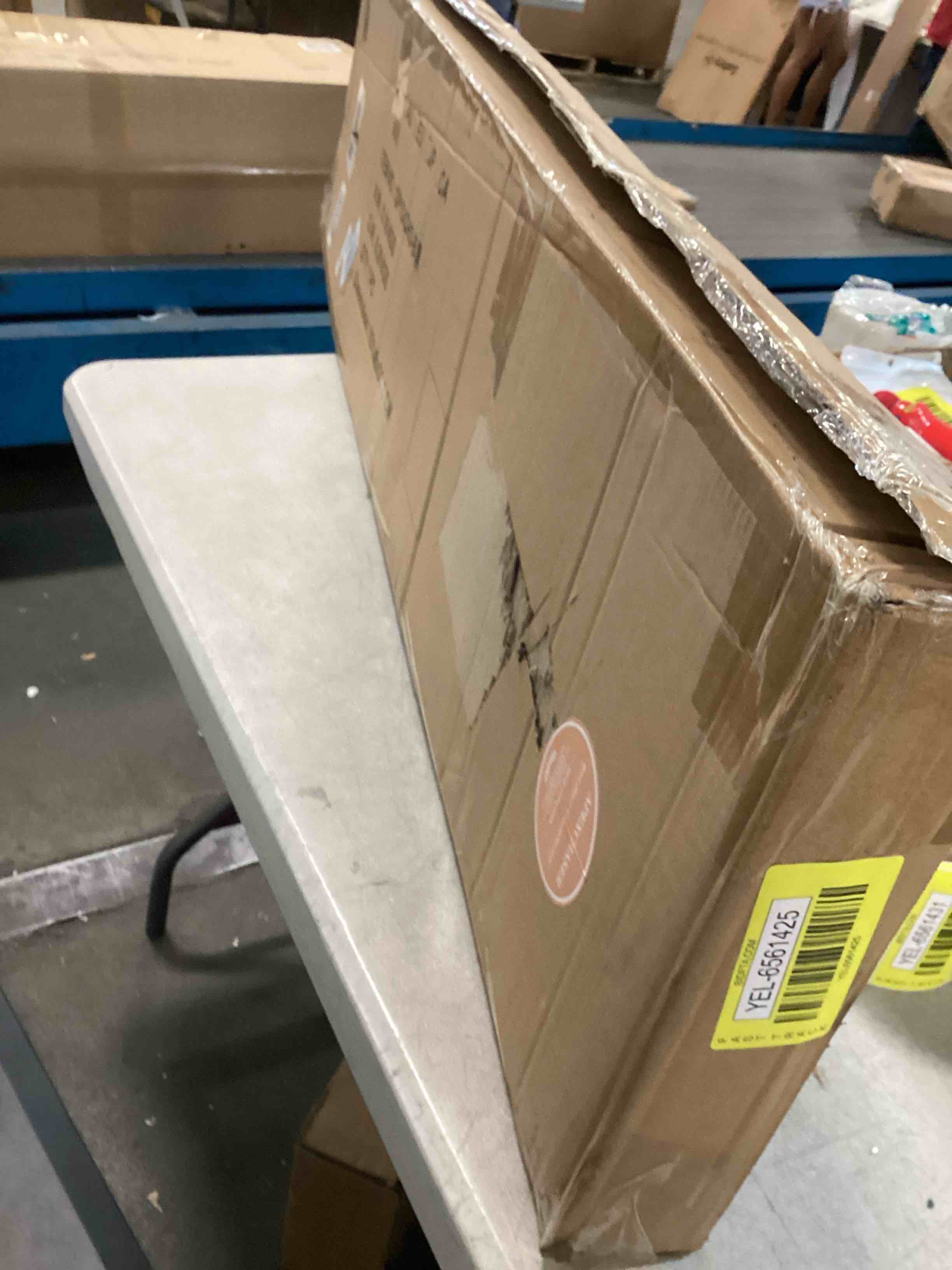 https://s3.amazonaws.com/lotting-images-prod/bidfta/YEL6561425_1716558467765.jpeg