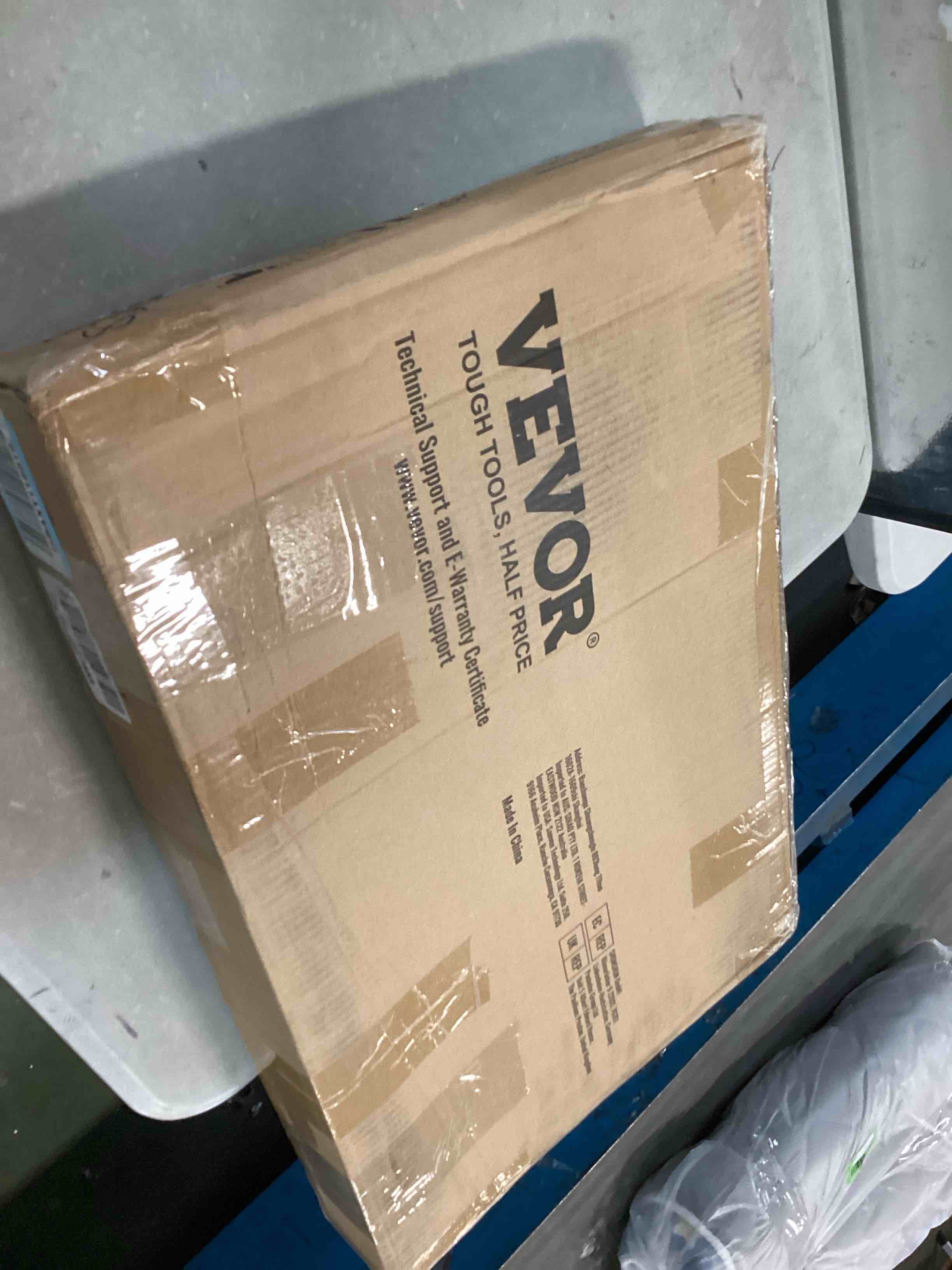 https://s3.amazonaws.com/lotting-images-prod/bidfta/YEL6561460_1717258462876.jpeg