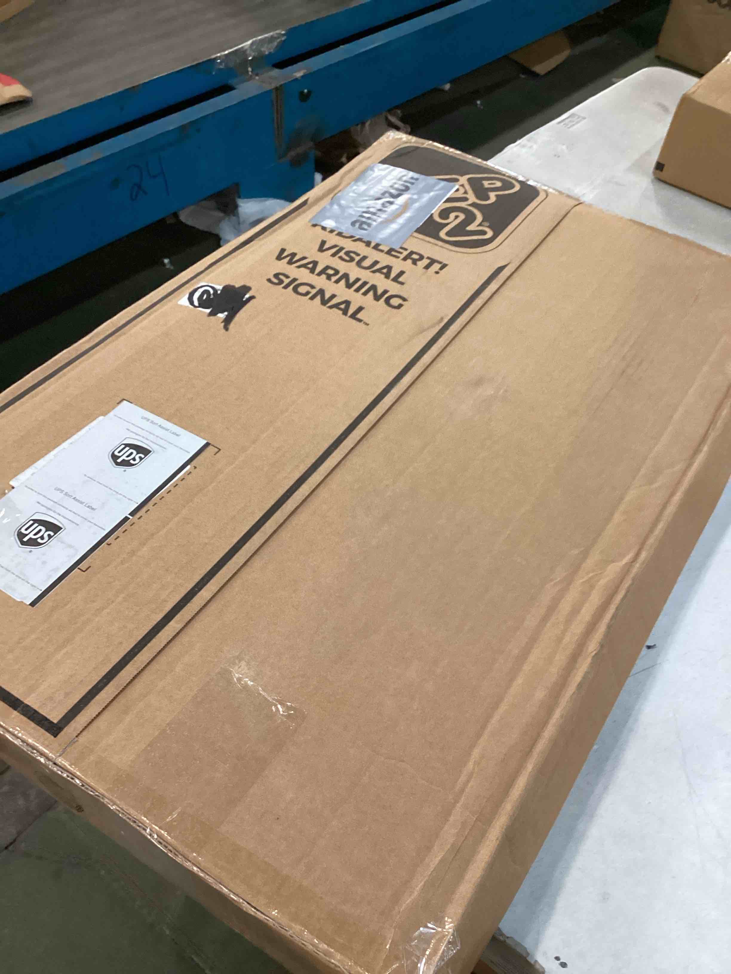 https://s3.amazonaws.com/lotting-images-prod/bidfta/YEL6562145_1717602792891.jpeg
