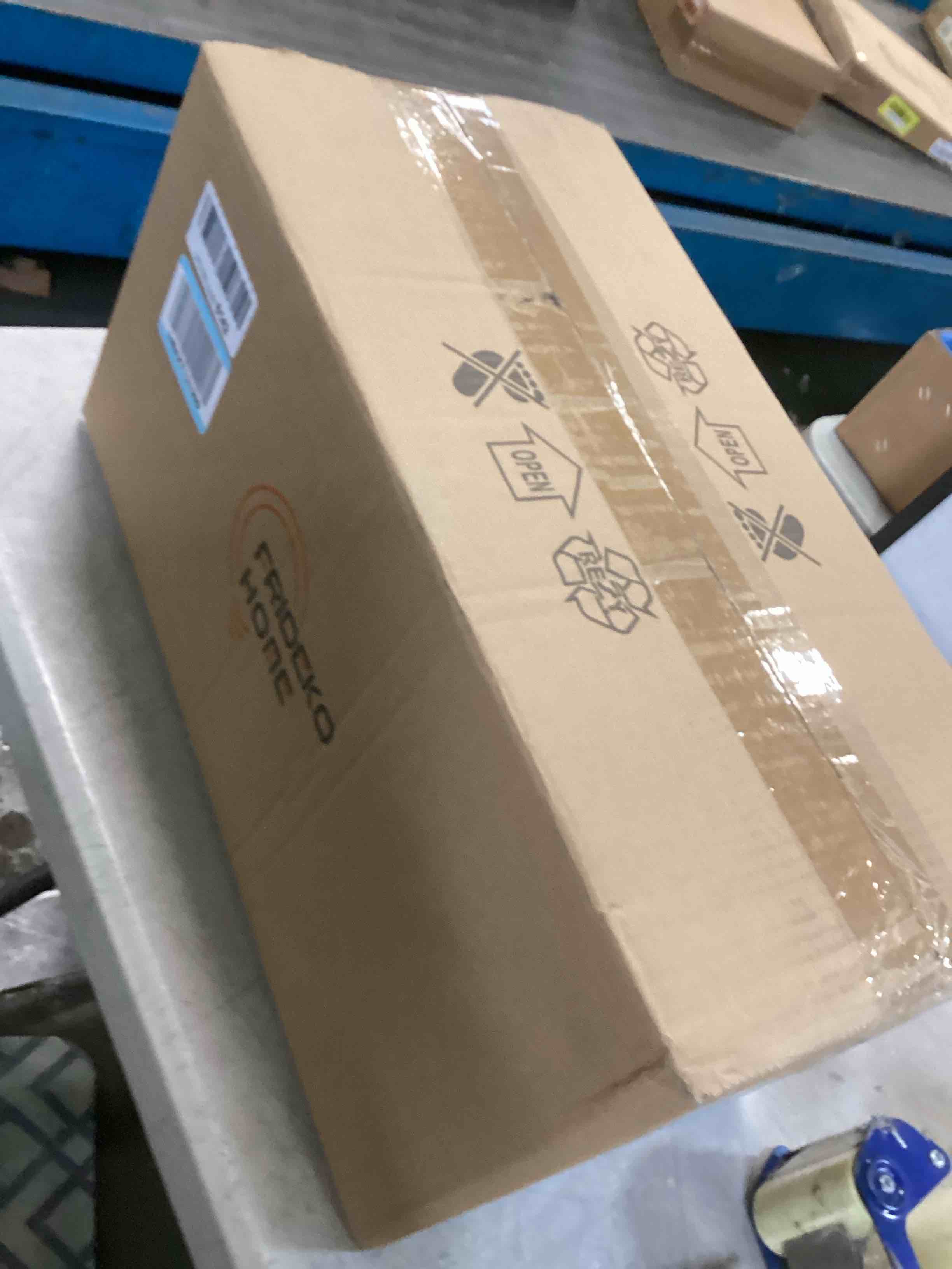 https://s3.amazonaws.com/lotting-images-prod/bidfta/YEL6564110_1718724486386.jpeg