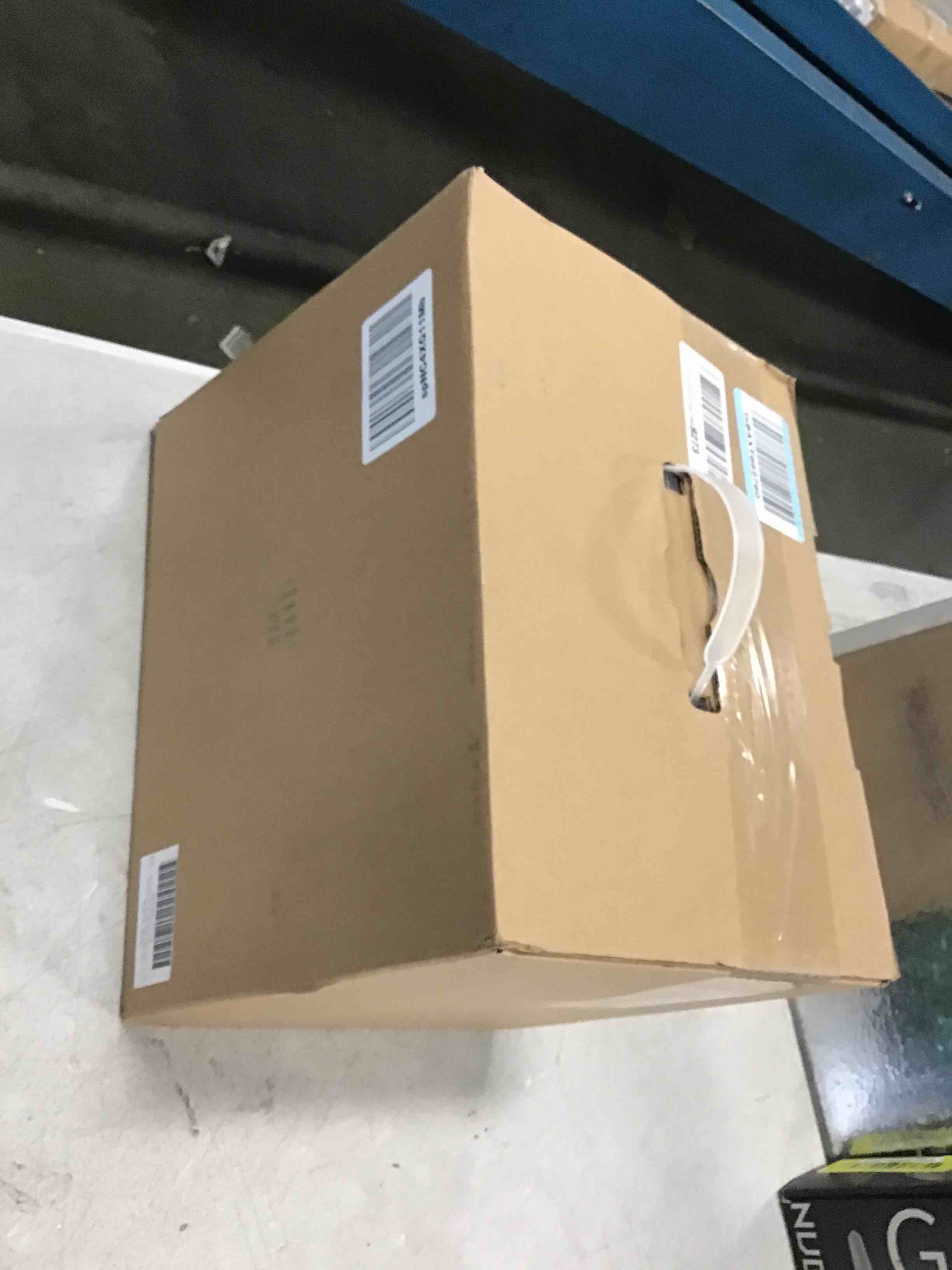 https://s3.amazonaws.com/lotting-images-prod/bidfta/YEL6566487_1716563048944.jpeg