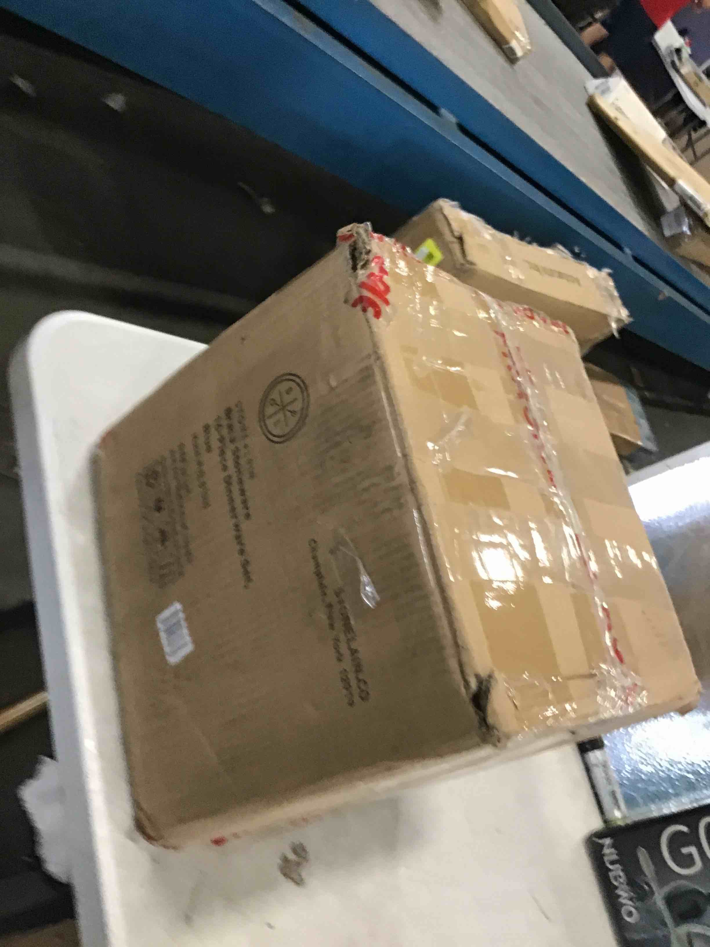 https://s3.amazonaws.com/lotting-images-prod/bidfta/YEL6566667_1716580490887.jpeg
