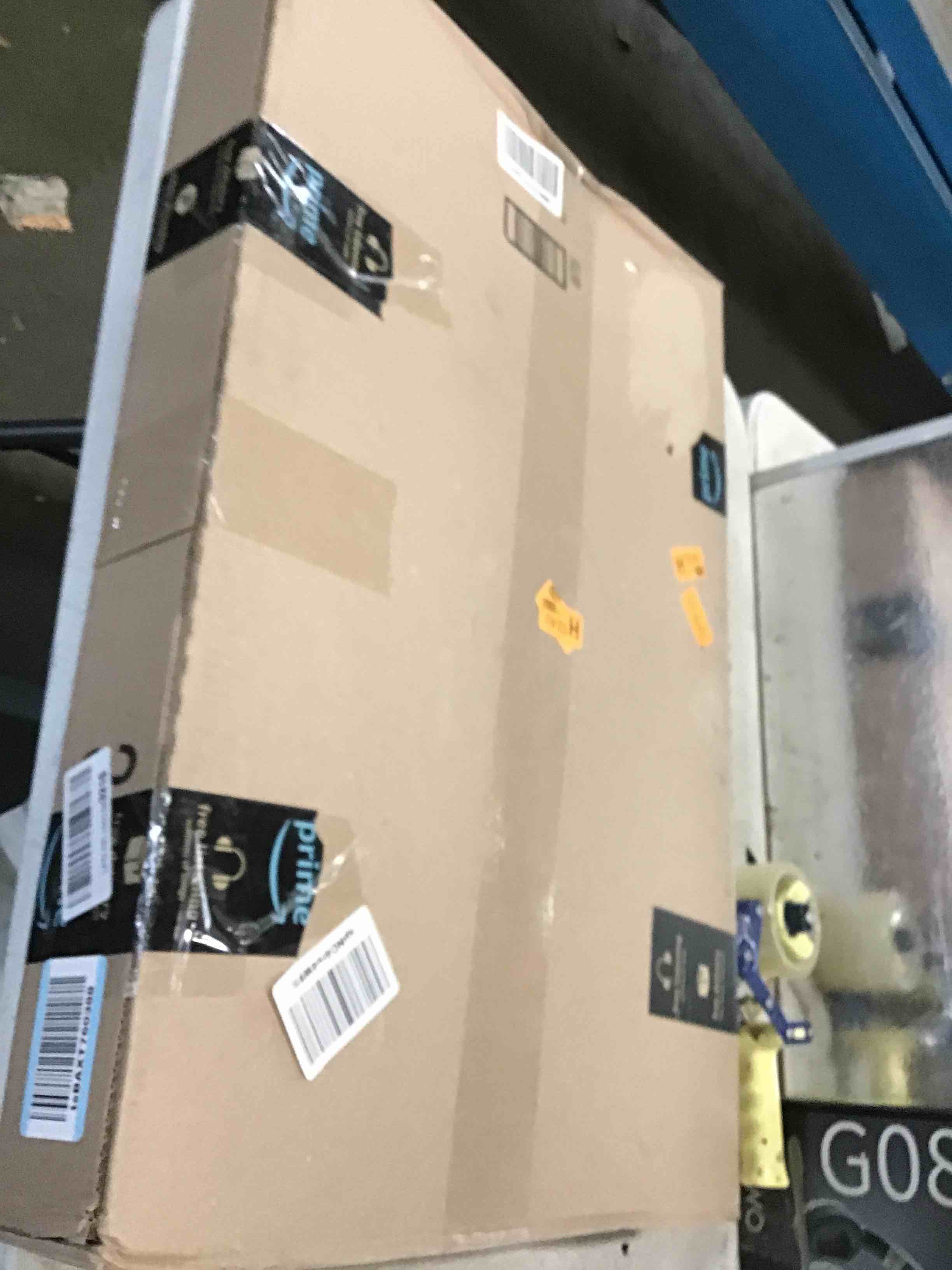 https://s3.amazonaws.com/lotting-images-prod/bidfta/YEL6566870_1716645715616.jpeg