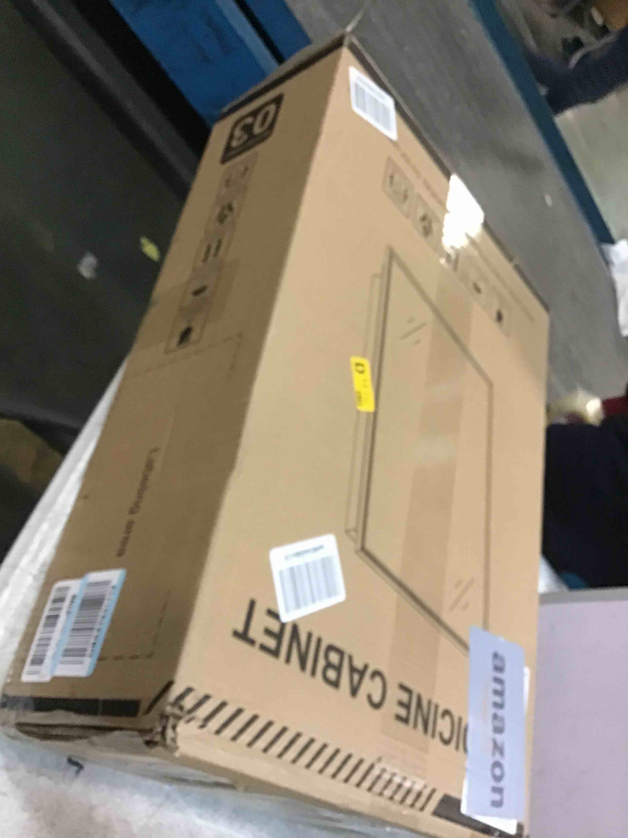 https://s3.amazonaws.com/lotting-images-prod/bidfta/YEL6567006_1716894178479.jpeg