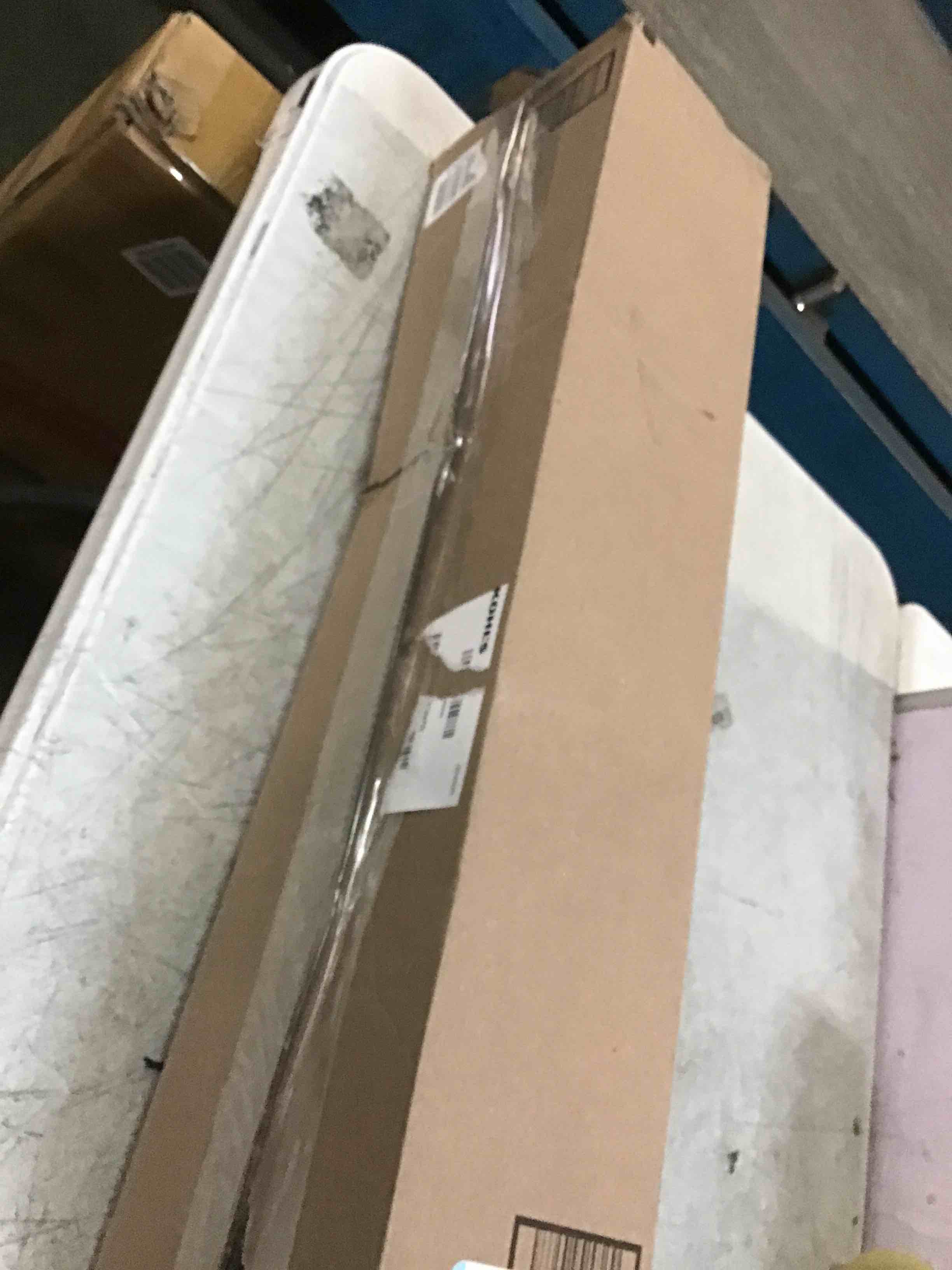 https://s3.amazonaws.com/lotting-images-prod/bidfta/YEL6567105_1716900714467.jpeg