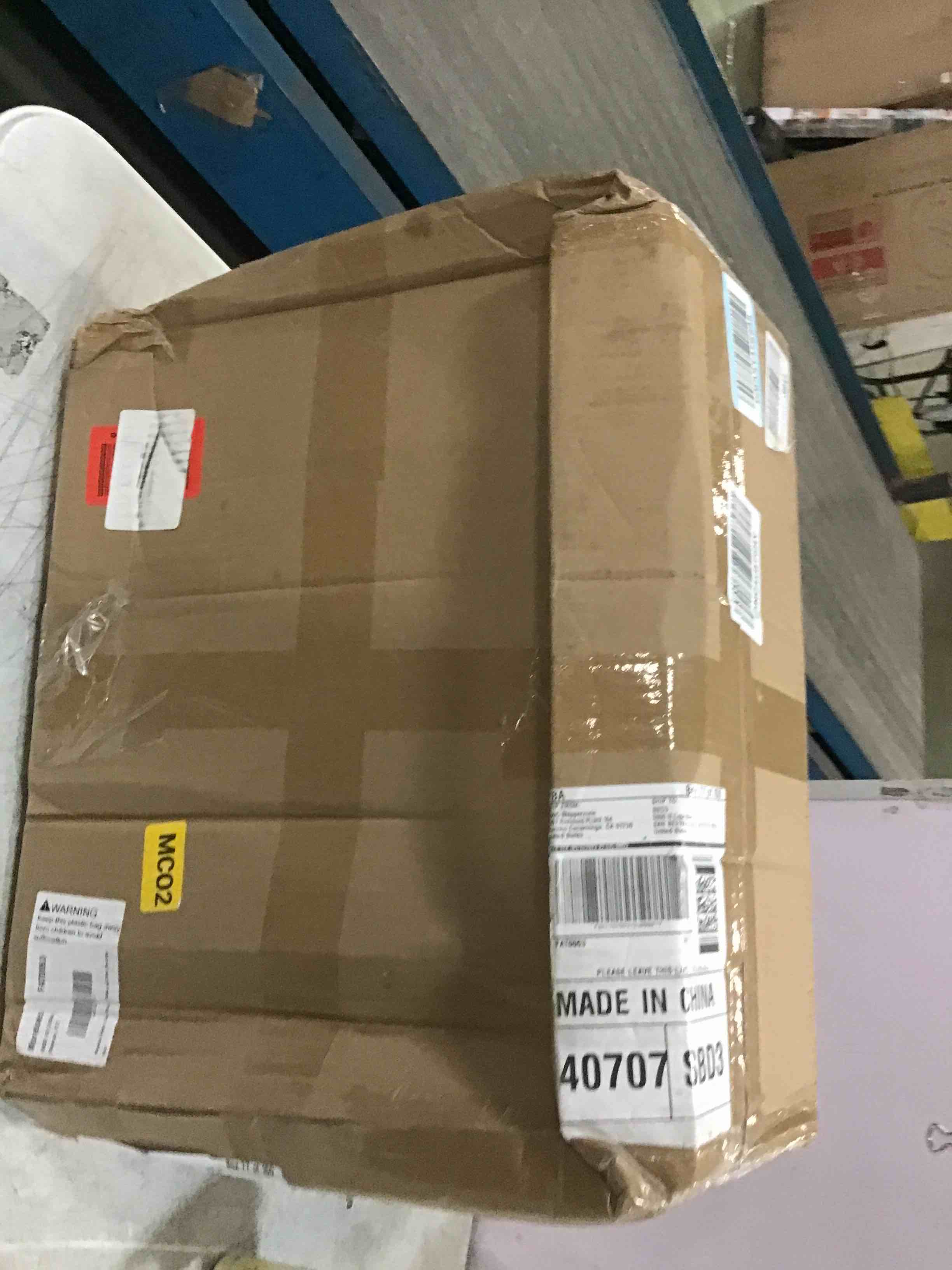 https://s3.amazonaws.com/lotting-images-prod/bidfta/YEL6567210_1716908089533.jpeg