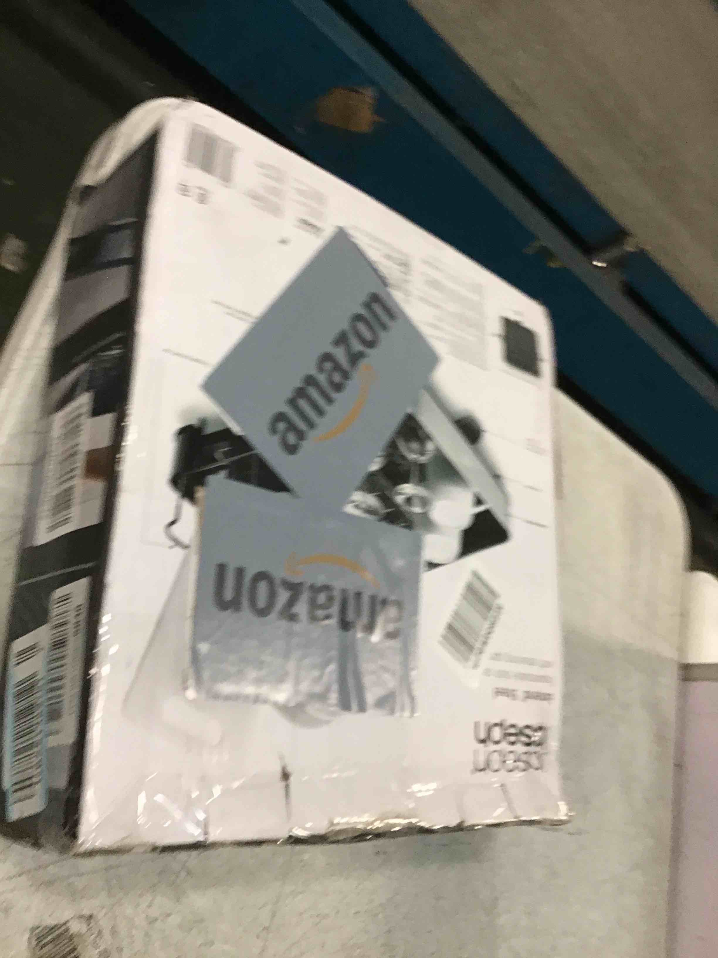 https://s3.amazonaws.com/lotting-images-prod/bidfta/YEL6567250_1716910242385.jpeg