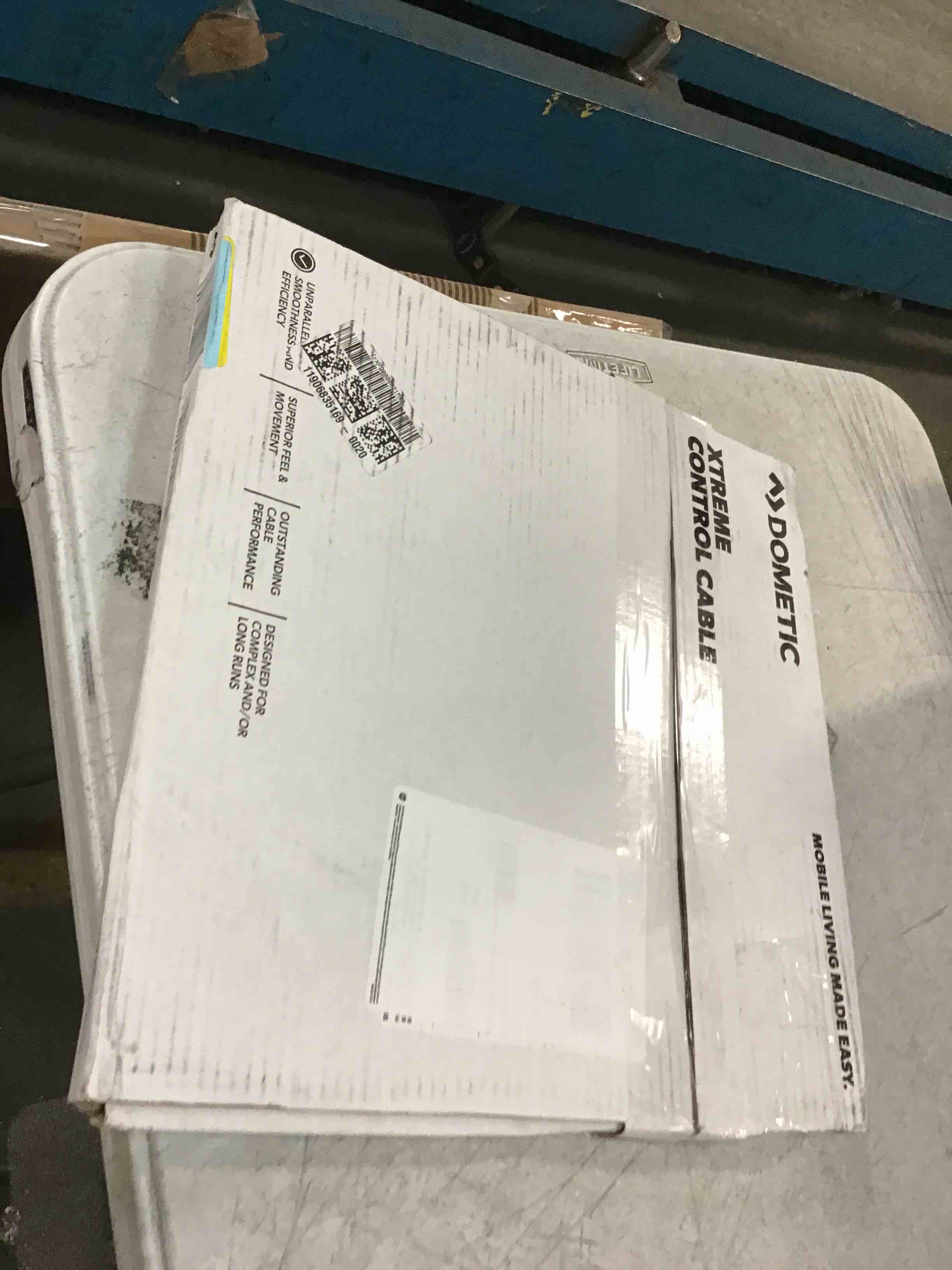 https://s3.amazonaws.com/lotting-images-prod/bidfta/YEL6567328_1716919207151.jpeg