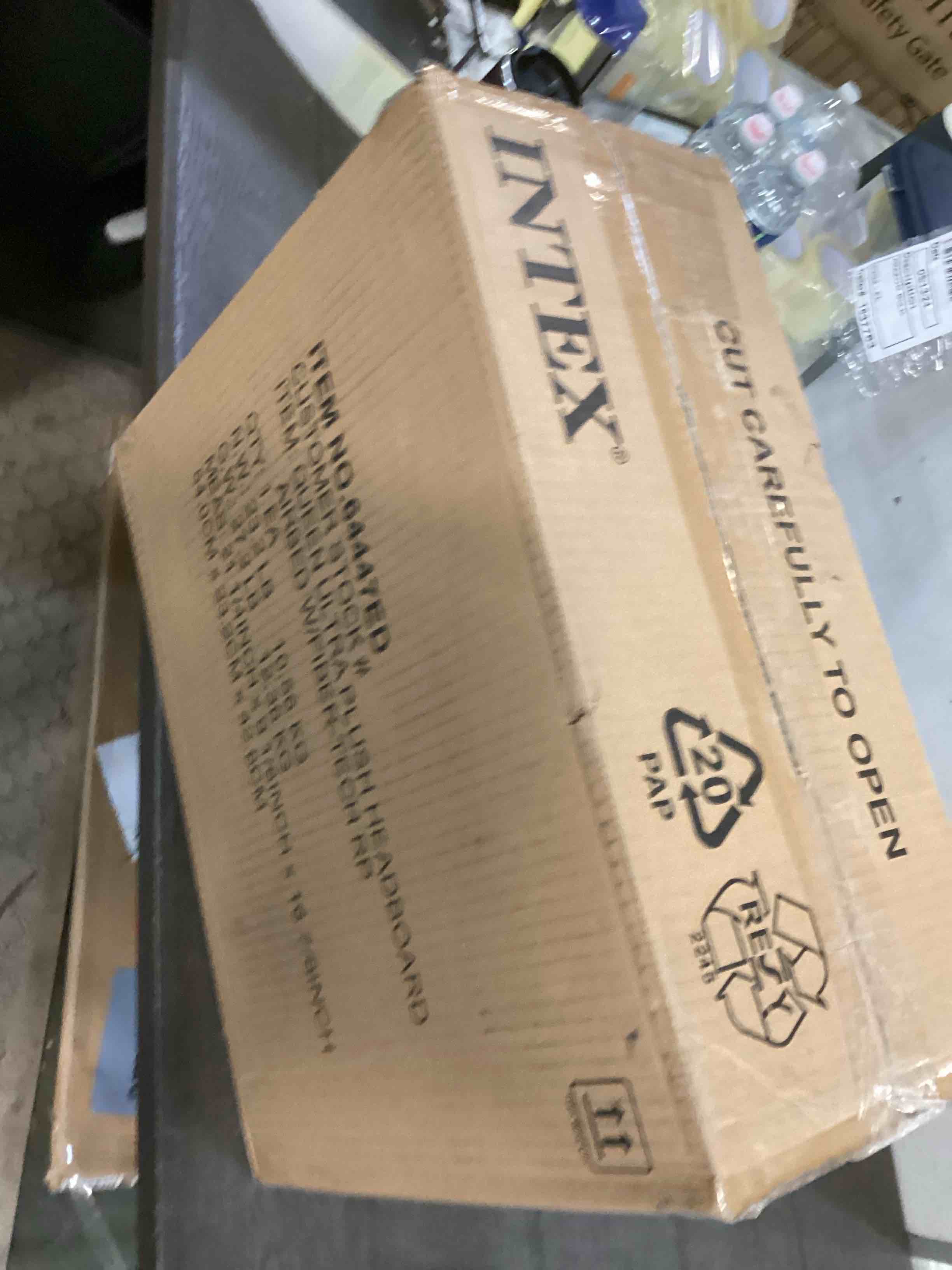https://s3.amazonaws.com/lotting-images-prod/bidfta/YEL6567456_1716204936942.jpeg