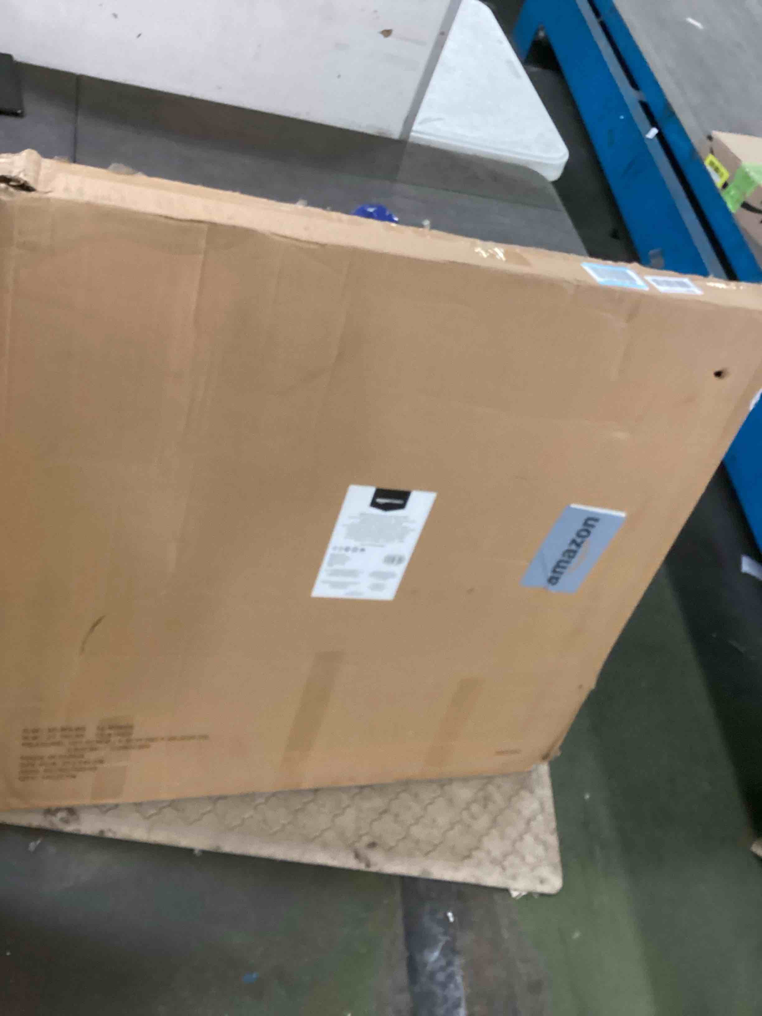 https://s3.amazonaws.com/lotting-images-prod/bidfta/YEL6567541_1716217133658.jpeg