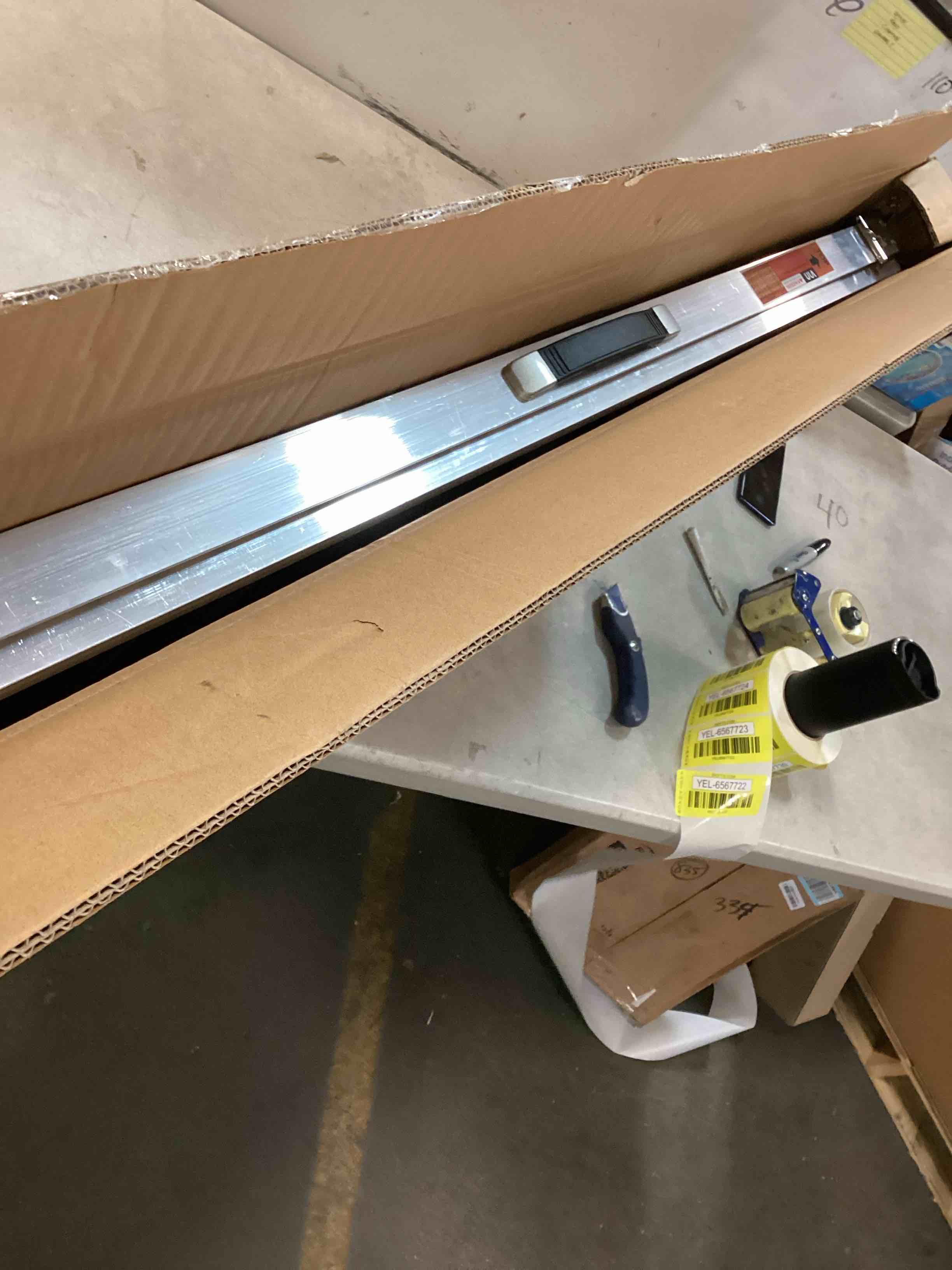 https://s3.amazonaws.com/lotting-images-prod/bidfta/YEL6567722_1716293452782.jpeg