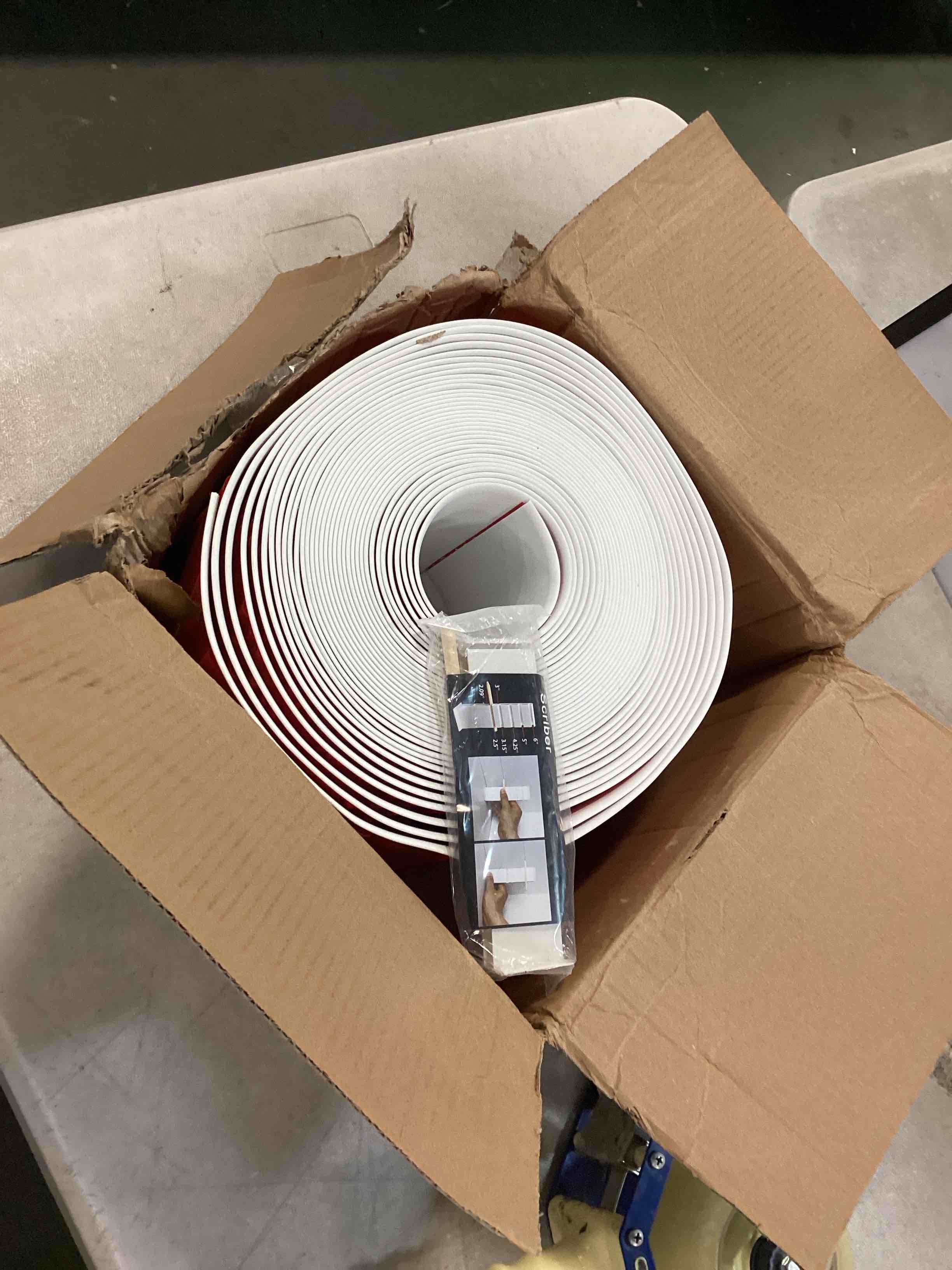 https://s3.amazonaws.com/lotting-images-prod/bidfta/YEL6567751_1716296771196.jpeg
