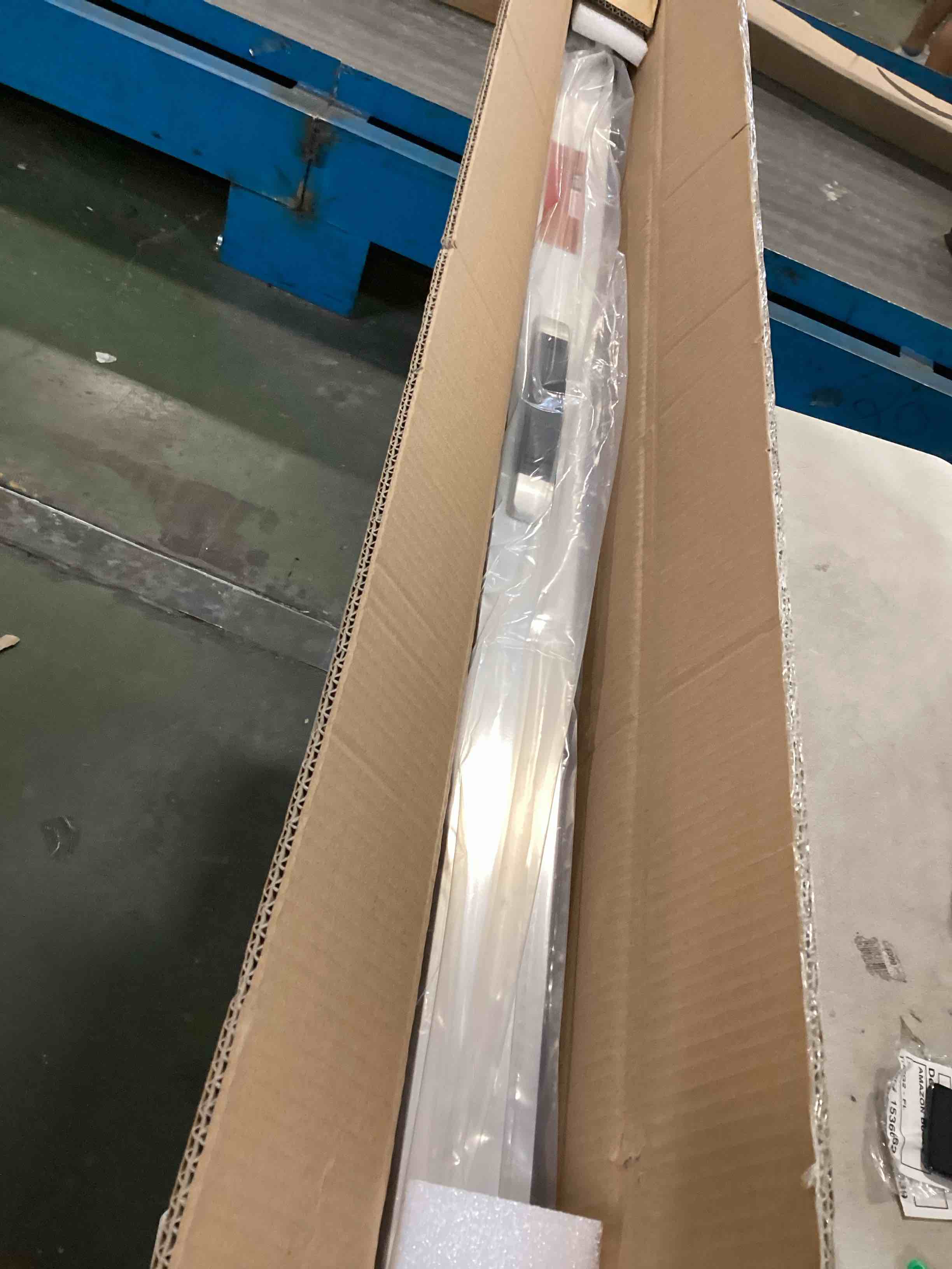 https://s3.amazonaws.com/lotting-images-prod/bidfta/YEL6567824_1716305817251.jpeg