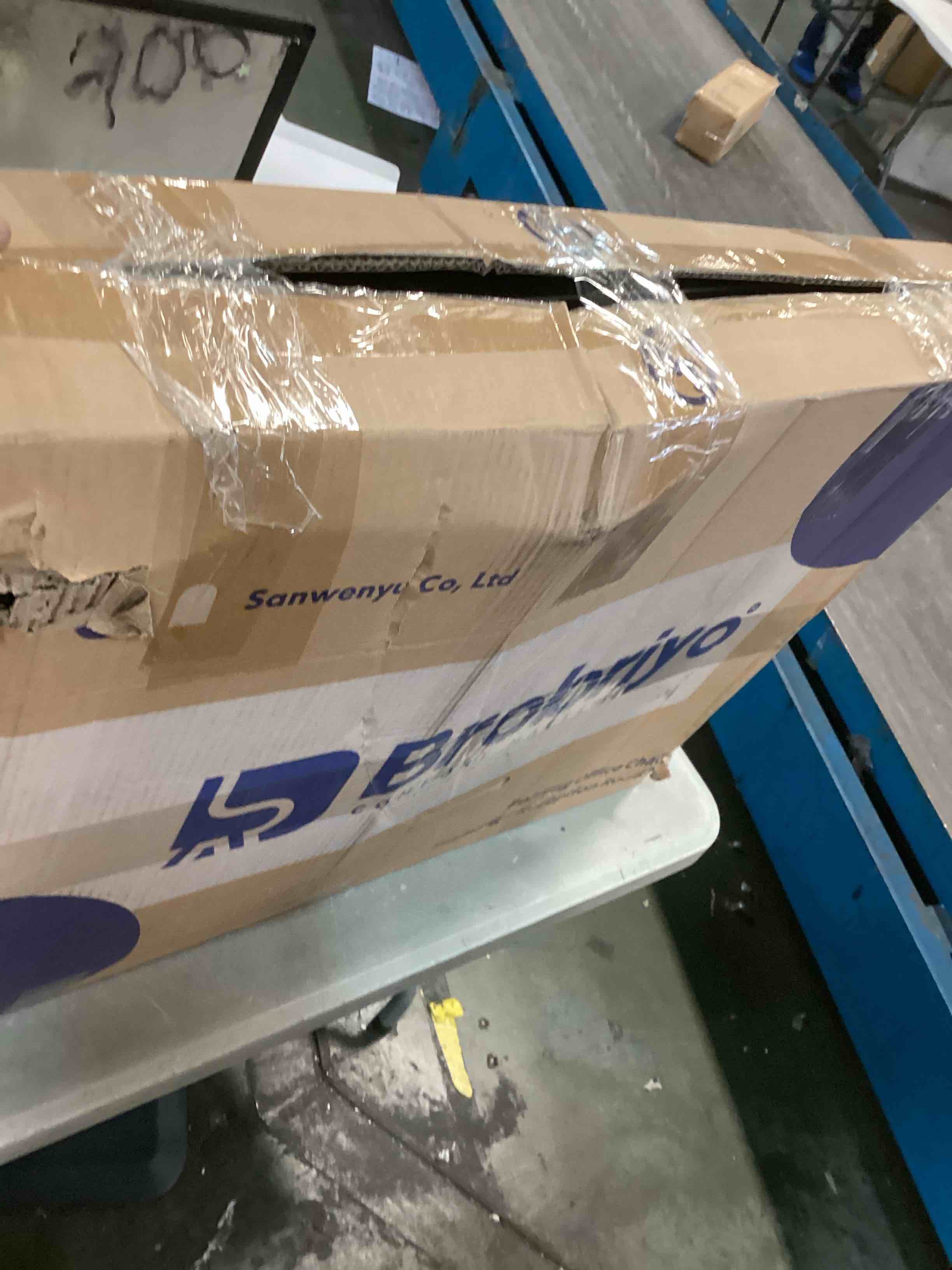 https://s3.amazonaws.com/lotting-images-prod/bidfta/YEL6568104_1716392586582.jpeg