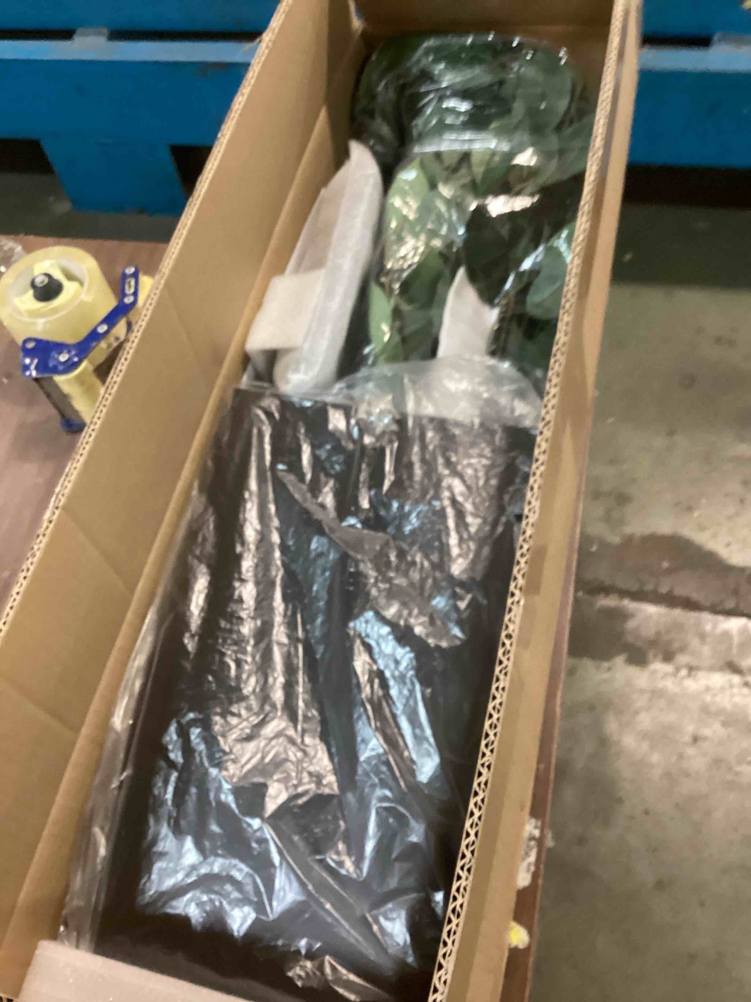 https://s3.amazonaws.com/lotting-images-prod/bidfta/YEL6568237_1716549892082.jpeg