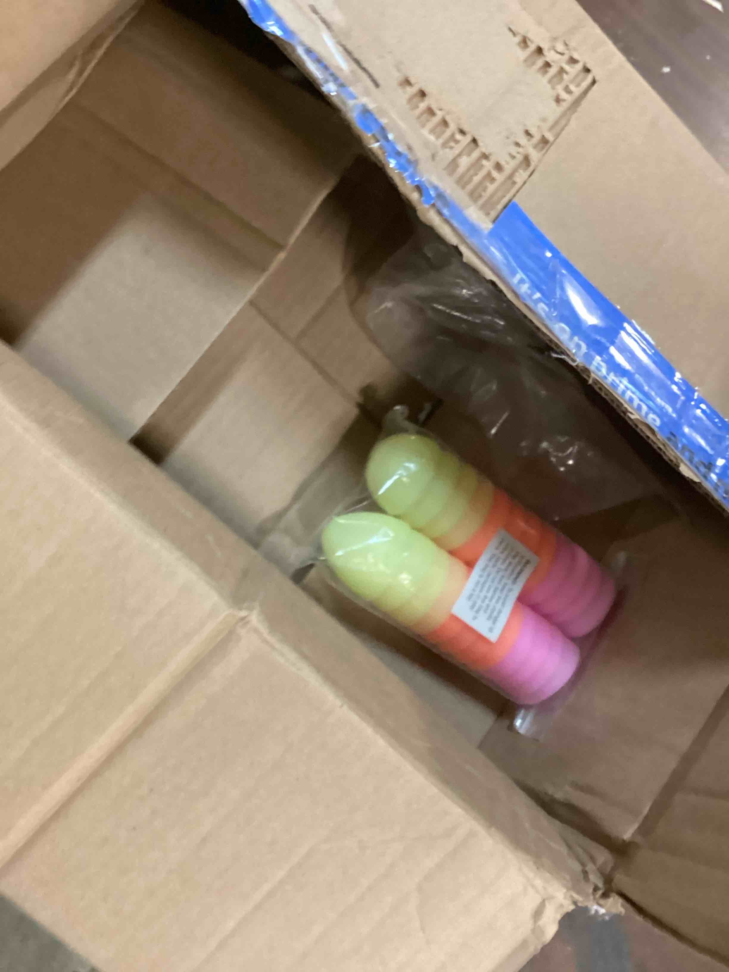 https://s3.amazonaws.com/lotting-images-prod/bidfta/YEL6568292_1716555983581.jpeg