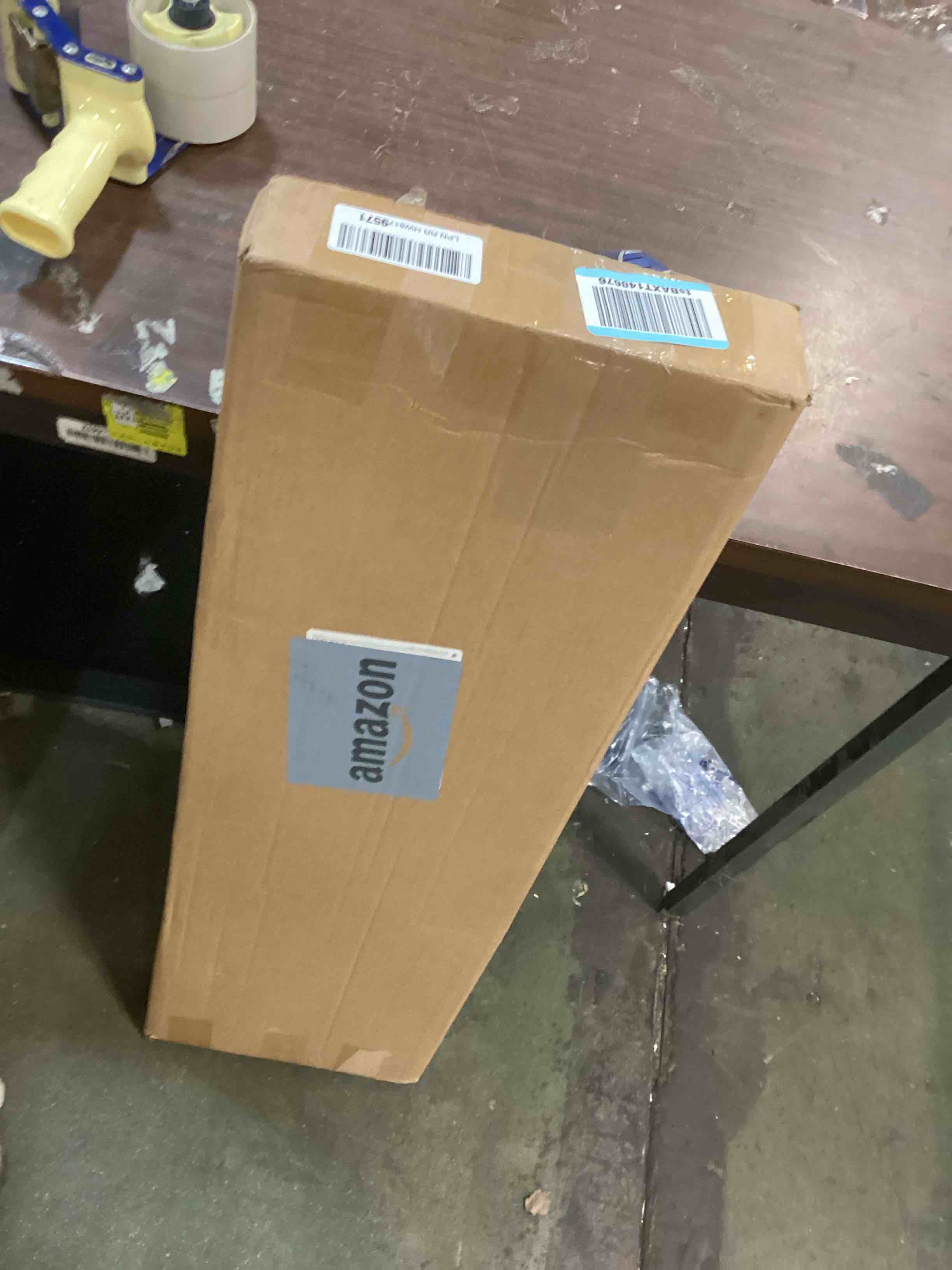 https://s3.amazonaws.com/lotting-images-prod/bidfta/YEL6568304_1716557162690.jpeg