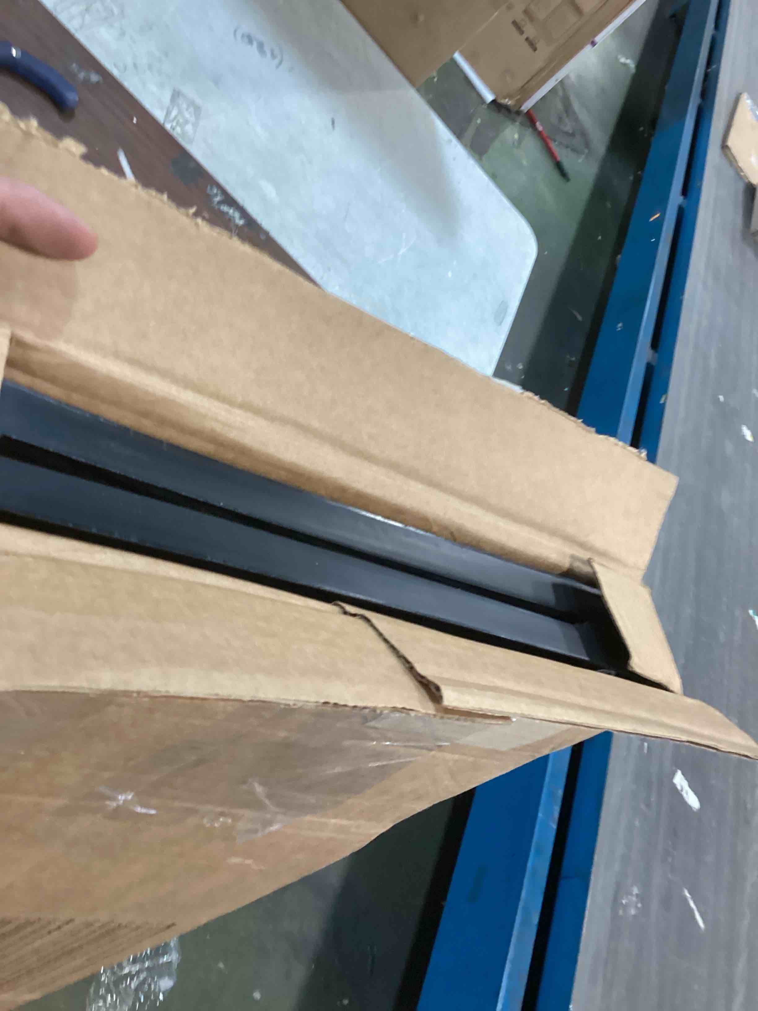 https://s3.amazonaws.com/lotting-images-prod/bidfta/YEL6568319_1716558759722.jpeg