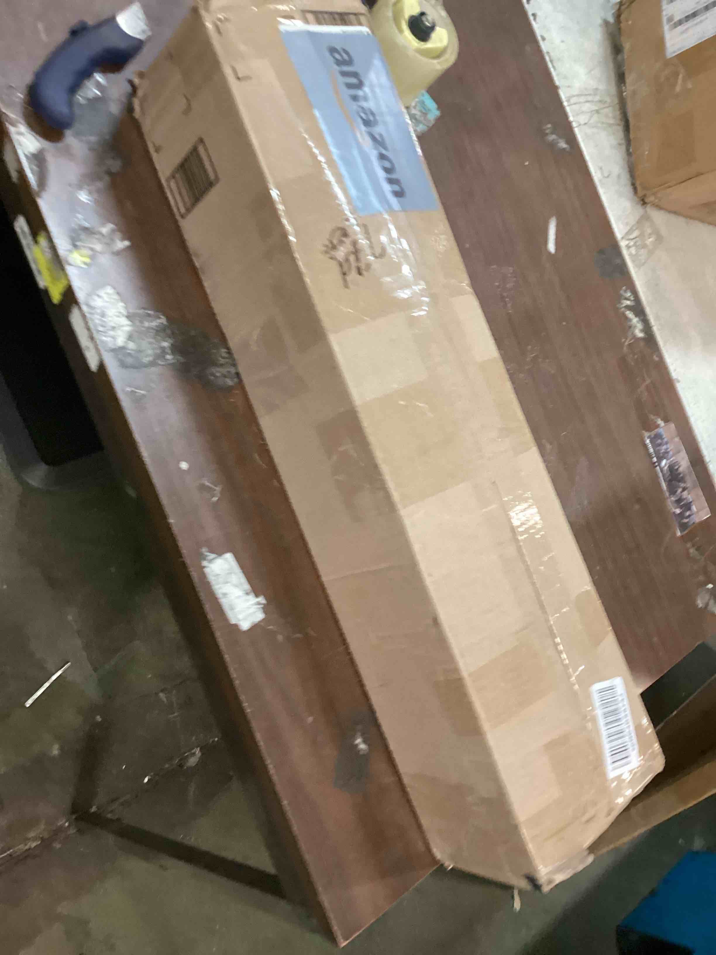 https://s3.amazonaws.com/lotting-images-prod/bidfta/YEL6568396_1716573381561.jpeg