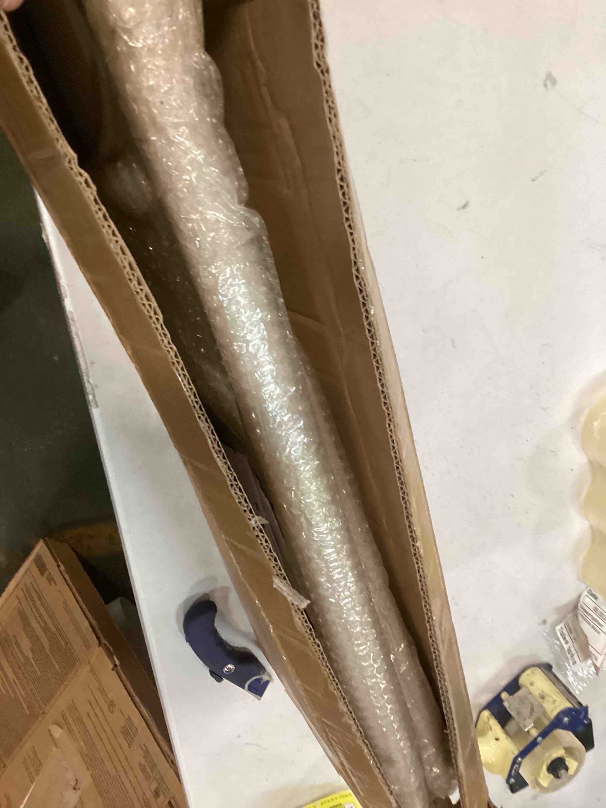 https://s3.amazonaws.com/lotting-images-prod/bidfta/YEL6568524_1716899659467.jpeg