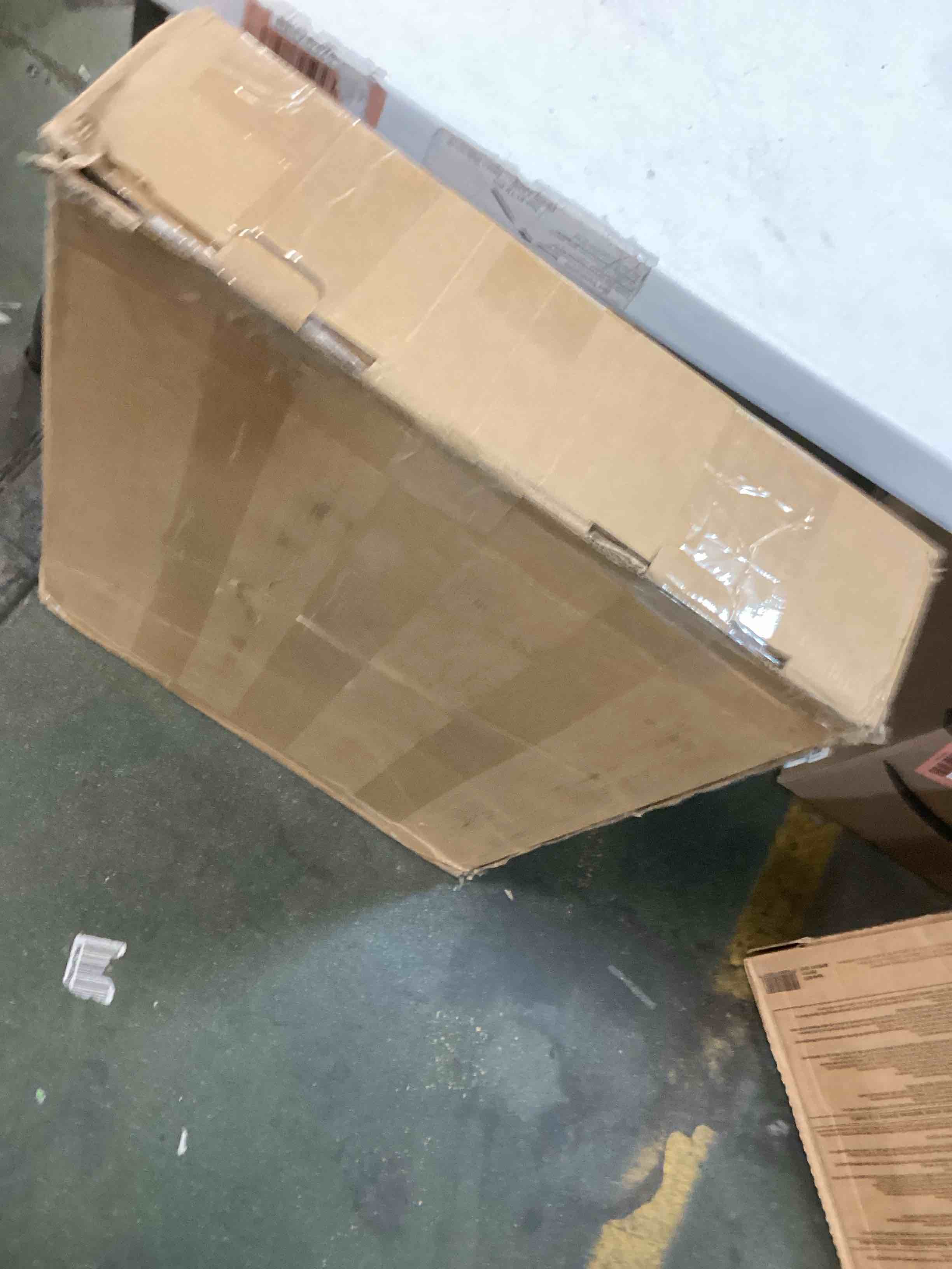 https://s3.amazonaws.com/lotting-images-prod/bidfta/YEL6568531_1716900400676.jpeg