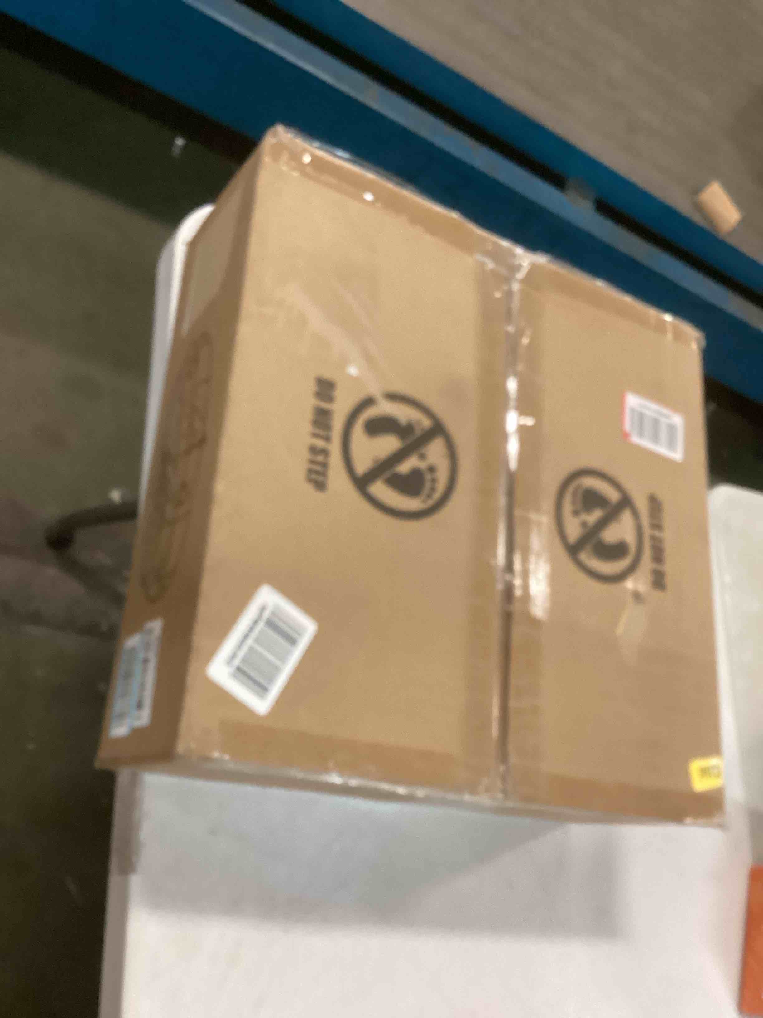https://s3.amazonaws.com/lotting-images-prod/bidfta/YEL6568609_1716910506610.jpeg