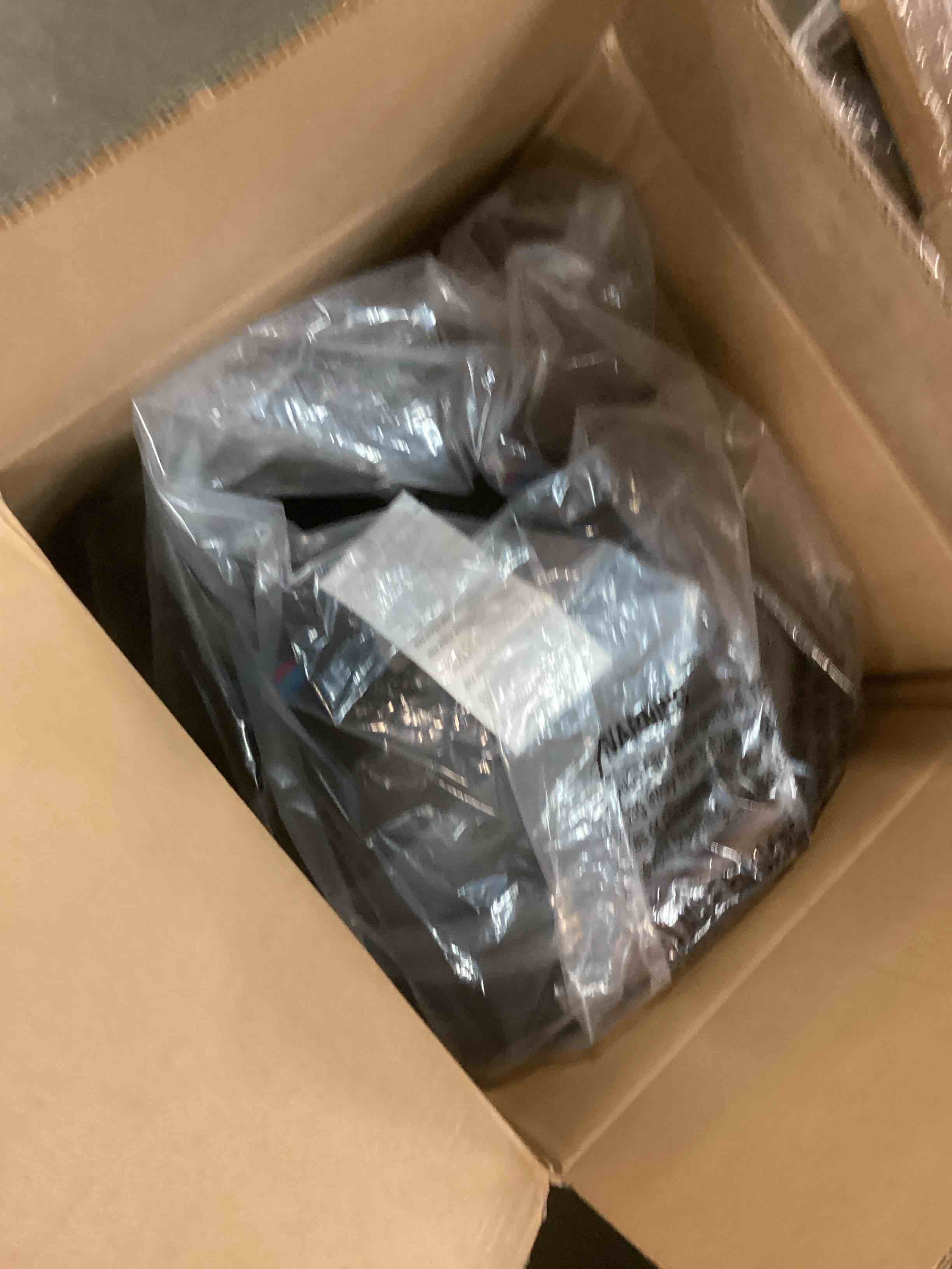 https://s3.amazonaws.com/lotting-images-prod/bidfta/YEL6568794_1716986761386.jpeg