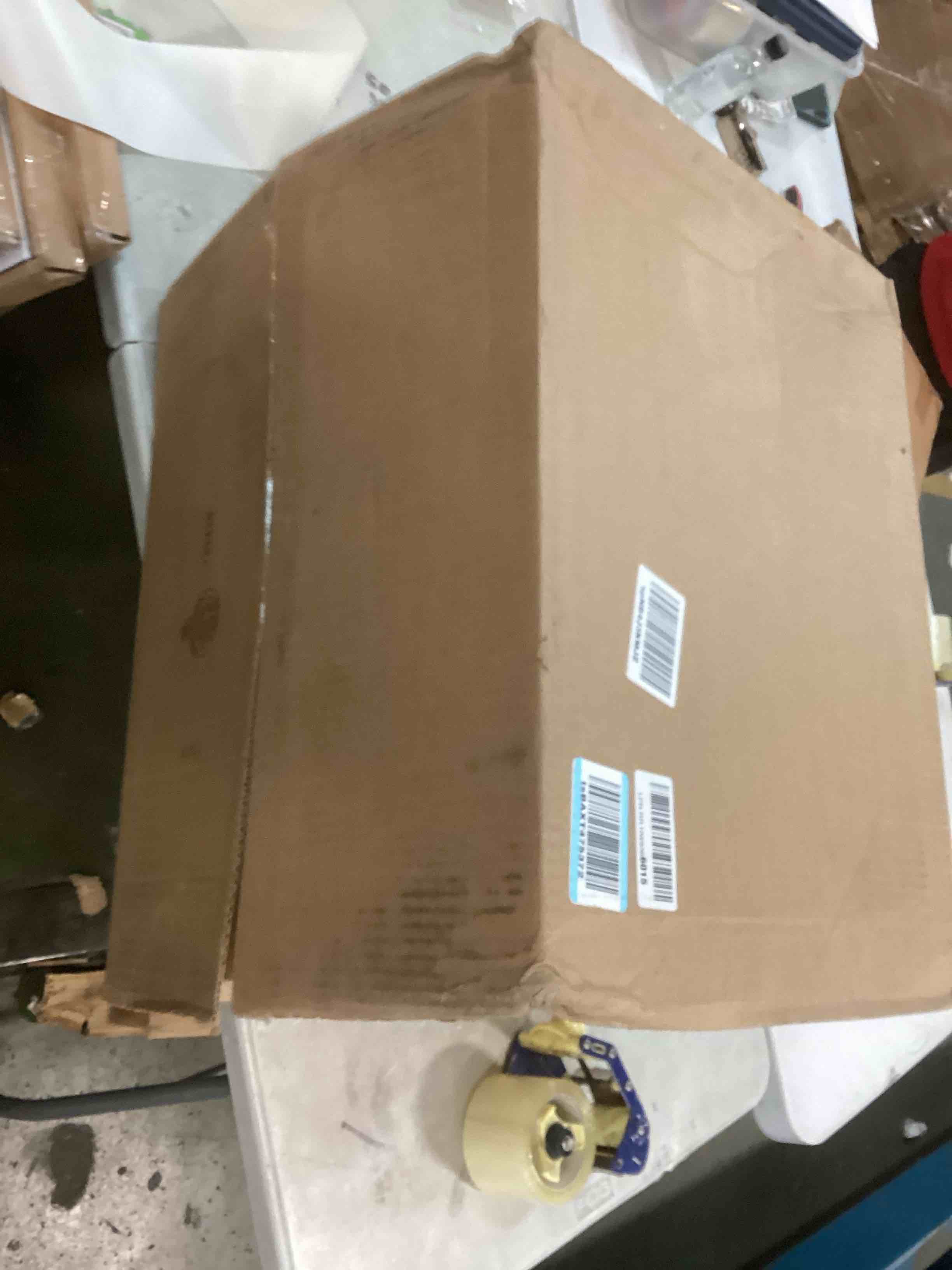 https://s3.amazonaws.com/lotting-images-prod/bidfta/YEL6568879_1716998003836.jpeg